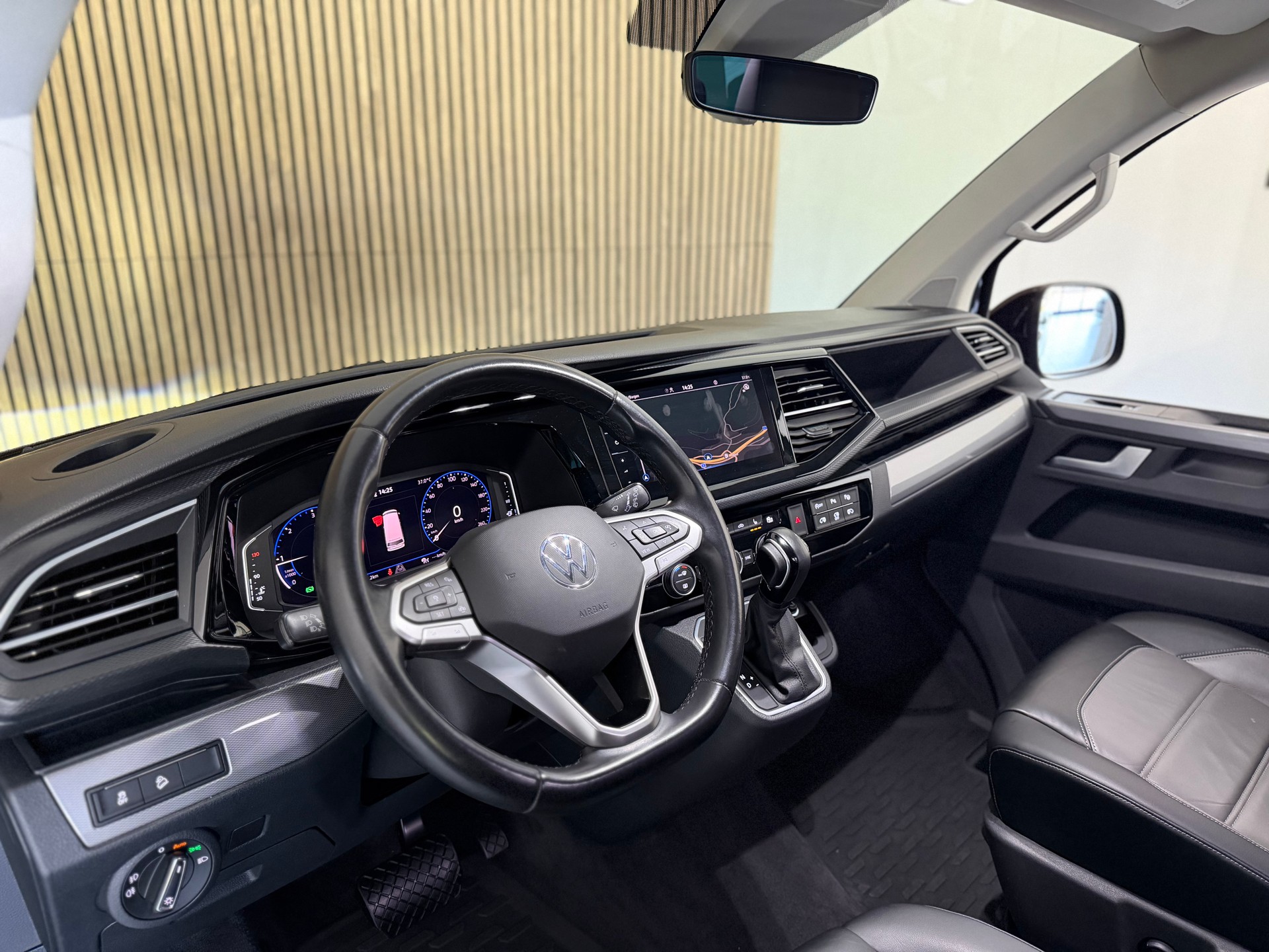 VW T6.1 Multivan 2.0 Bi-TDI Highline 4Motion DSG-image-15