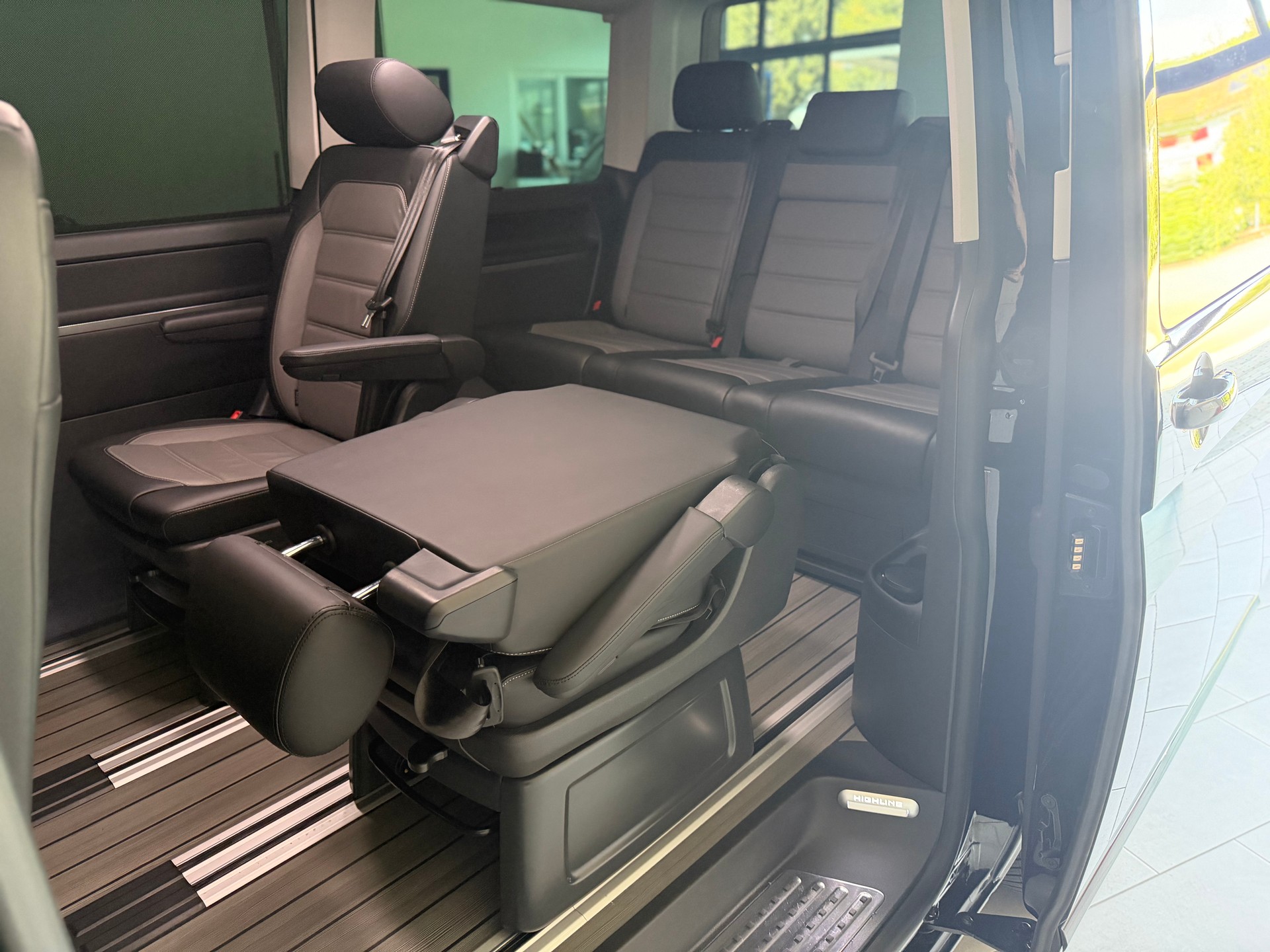 VW T6.1 Multivan 2.0 Bi-TDI Highline 4Motion DSG-image-13