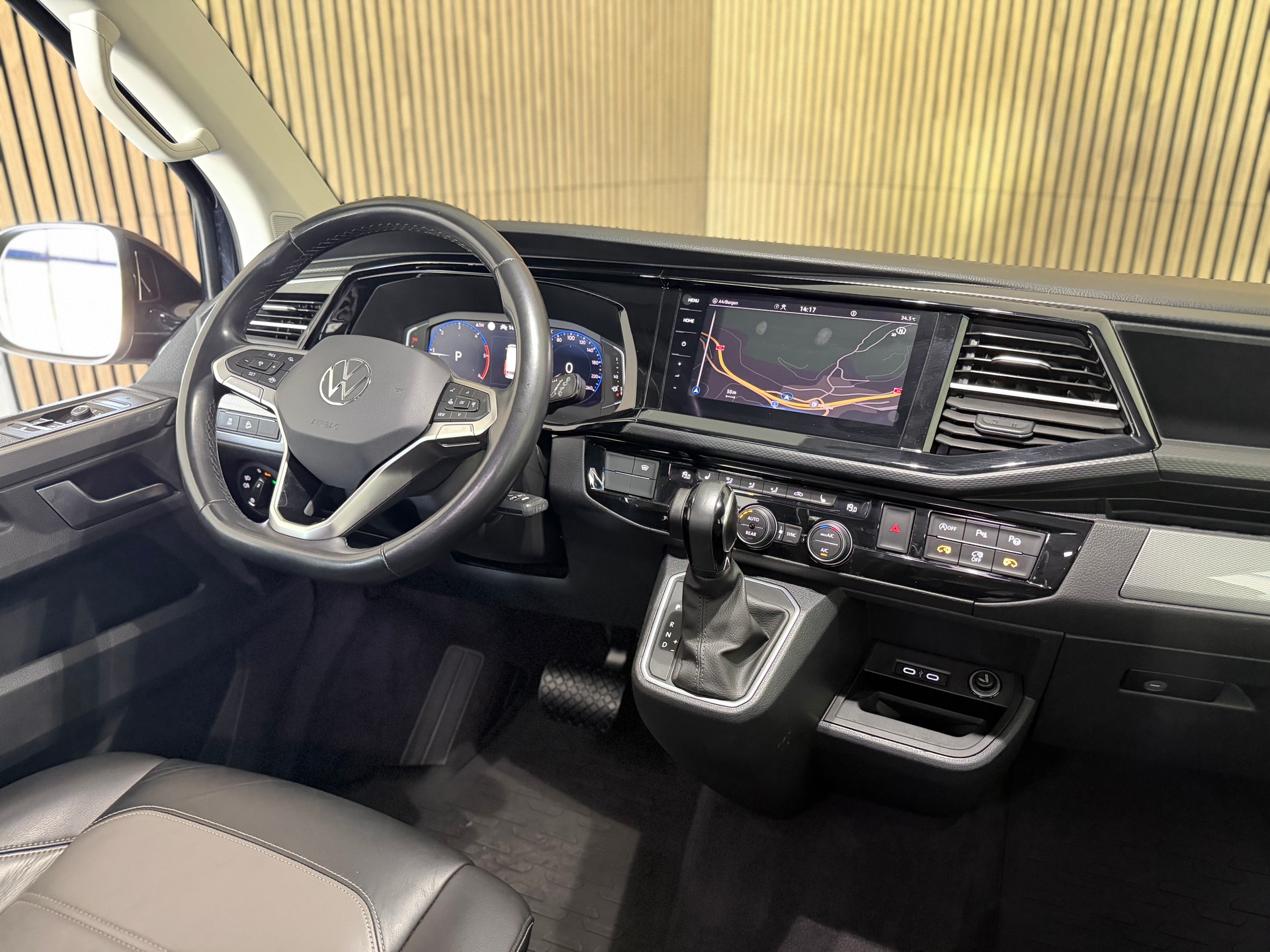 VW T6.1 Multivan 2.0 Bi-TDI Highline 4Motion DSG-image-16