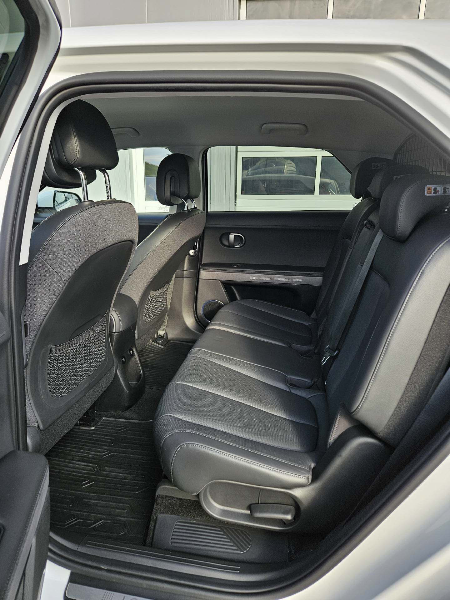HYUNDAI Ioniq 5 84 kWh Amplia* Werksgarantie 5 Jahre ohne Kilometerbegrenzung * CH-Fahrzeug *-image-20