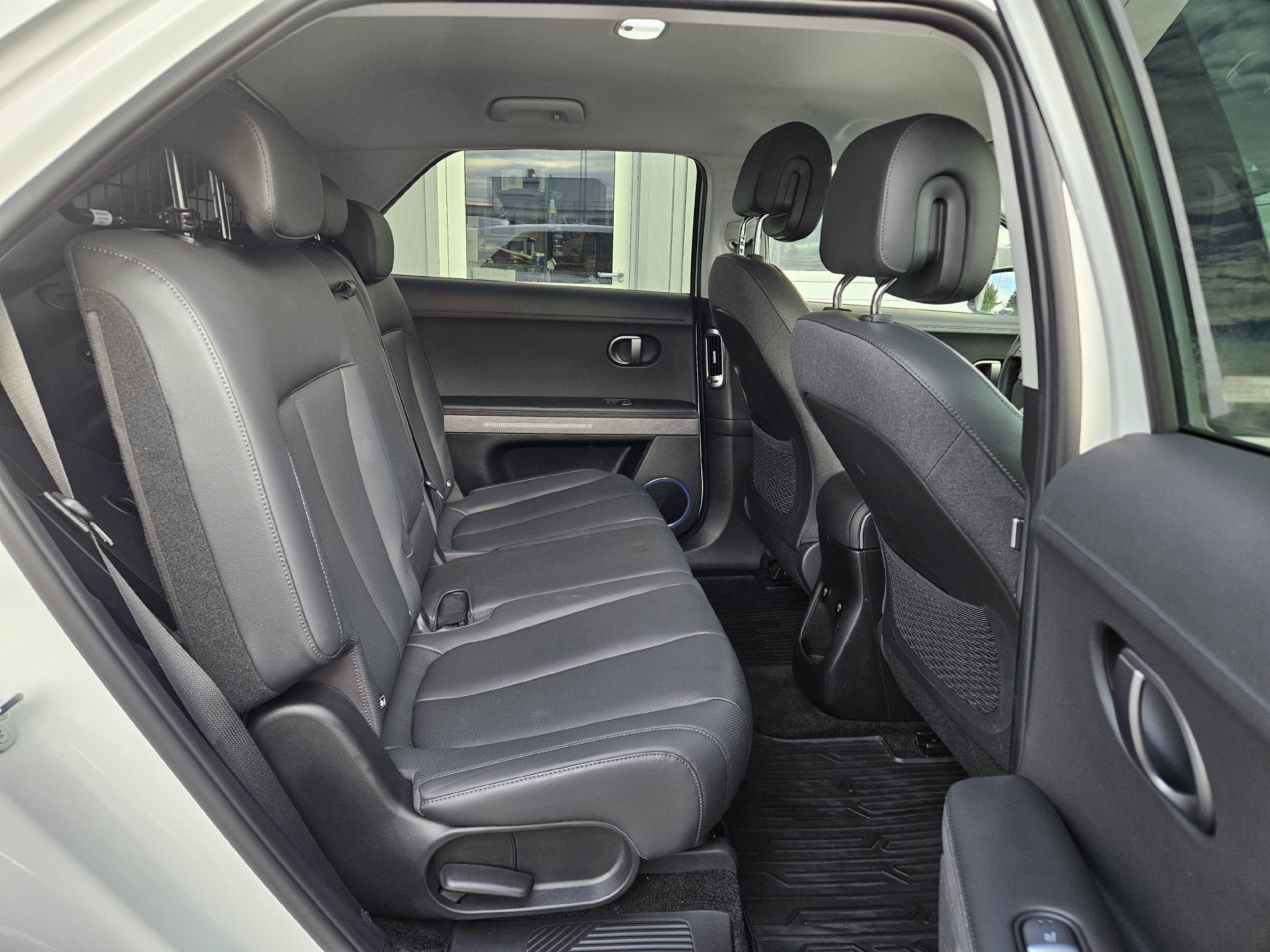 HYUNDAI Ioniq 5 84 kWh Amplia* Werksgarantie 5 Jahre ohne Kilometerbegrenzung * CH-Fahrzeug *-image-17