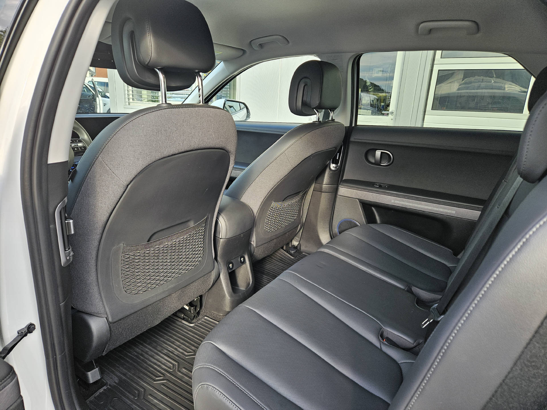 HYUNDAI Ioniq 5 84 kWh Amplia* Werksgarantie 5 Jahre ohne Kilometerbegrenzung * CH-Fahrzeug *-image-21
