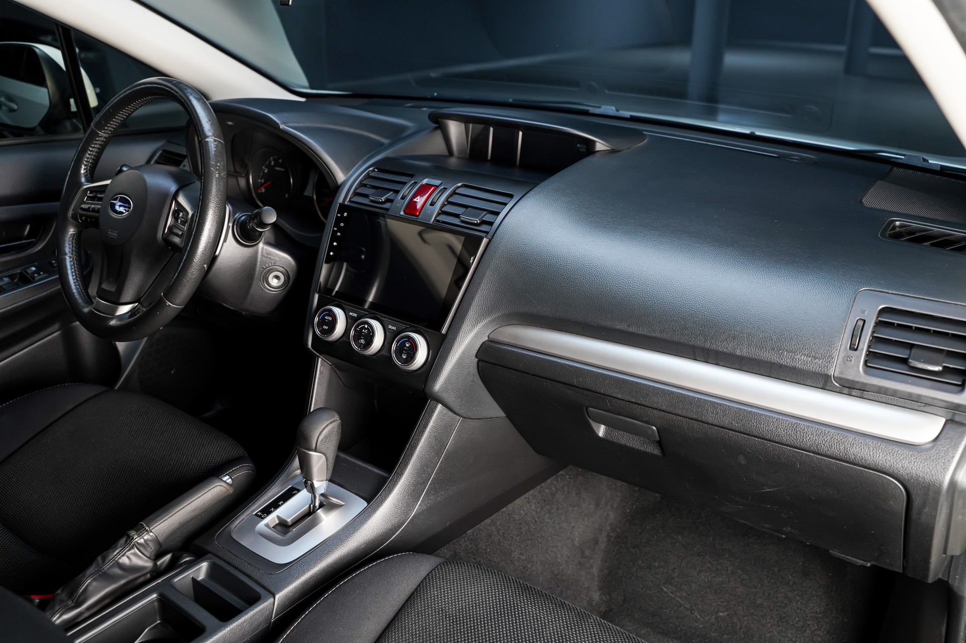 SUBARU XV 2.0 Swiss Two AWD CVT-image-17