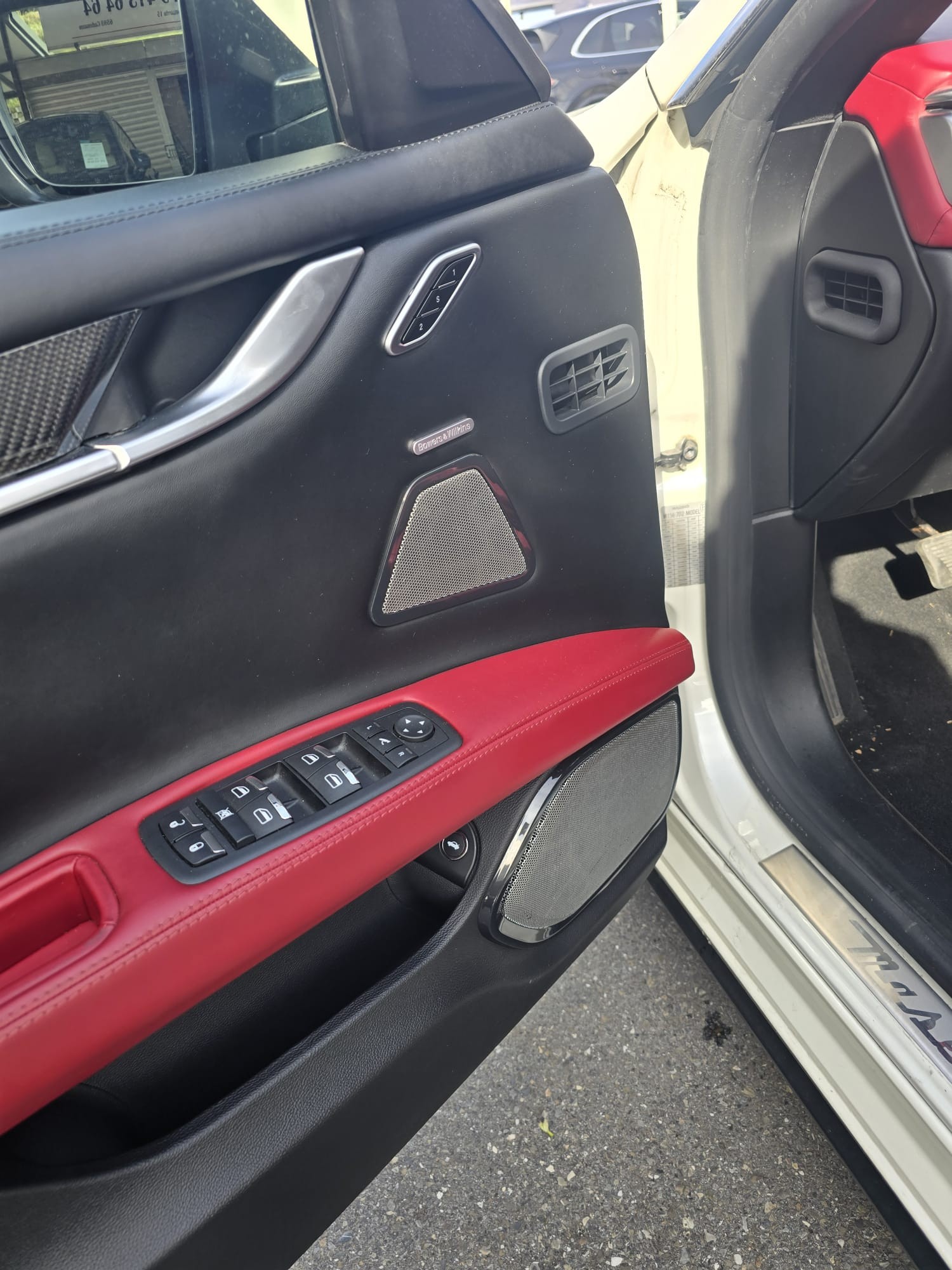 MASERATI Ghibli D 3.0 V6 Automatica-image-1