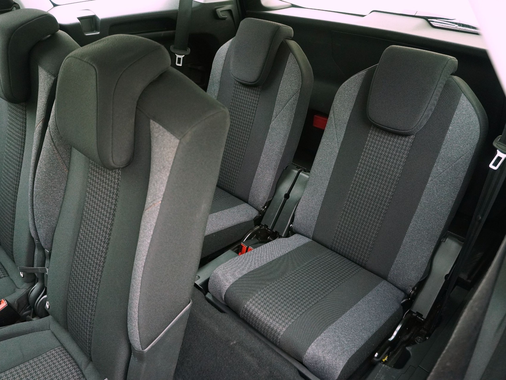 PEUGEOT 5008 1.5 BlueHDi Business Line-image-13