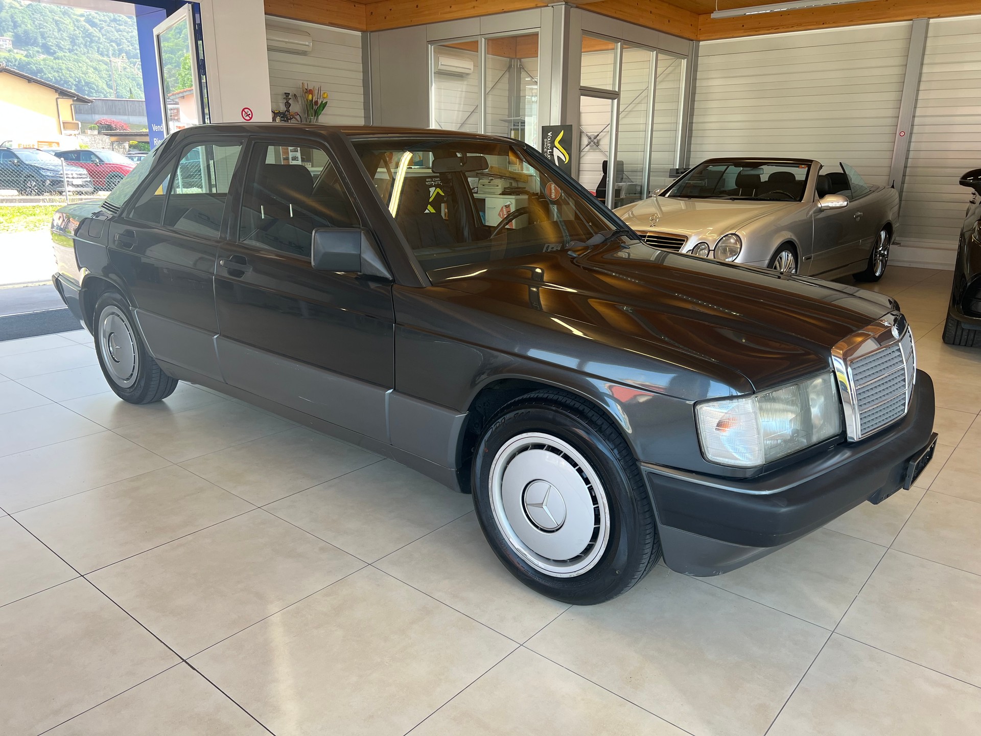 MERCEDES-BENZ 190 E 1.8