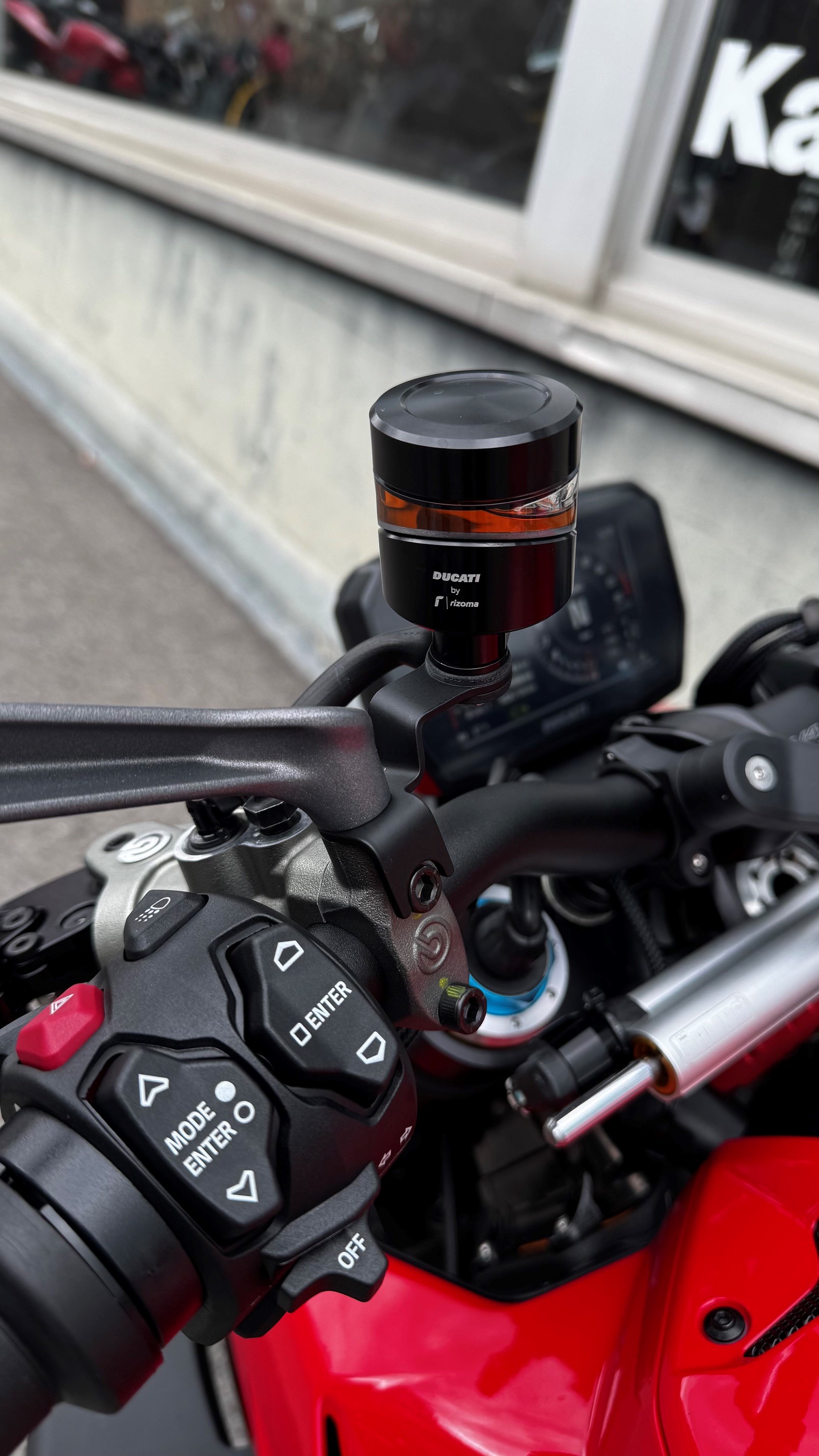 DUCATI Streetfighter V4 S-image-4