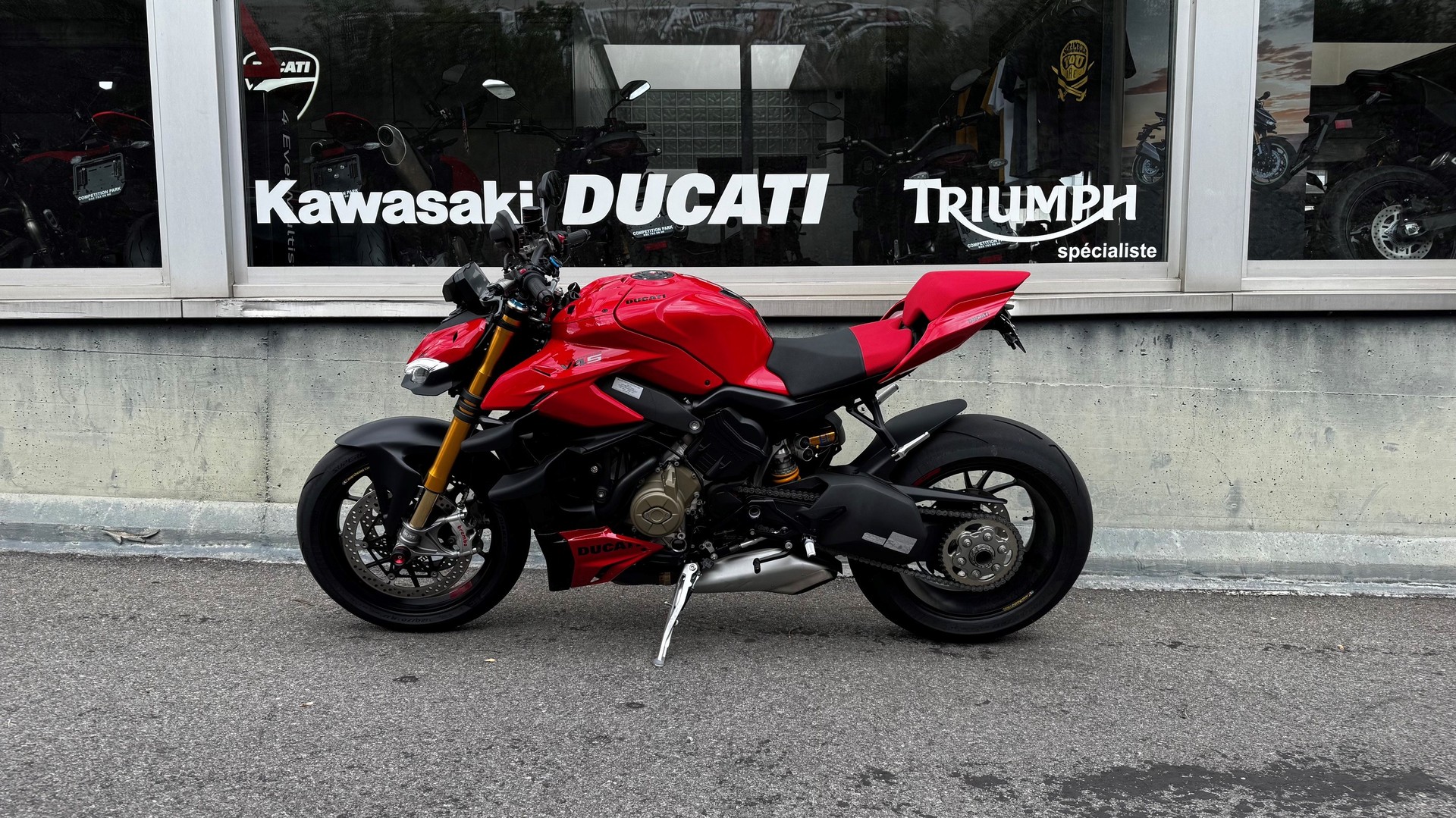 DUCATI Streetfighter V4 S-image-1