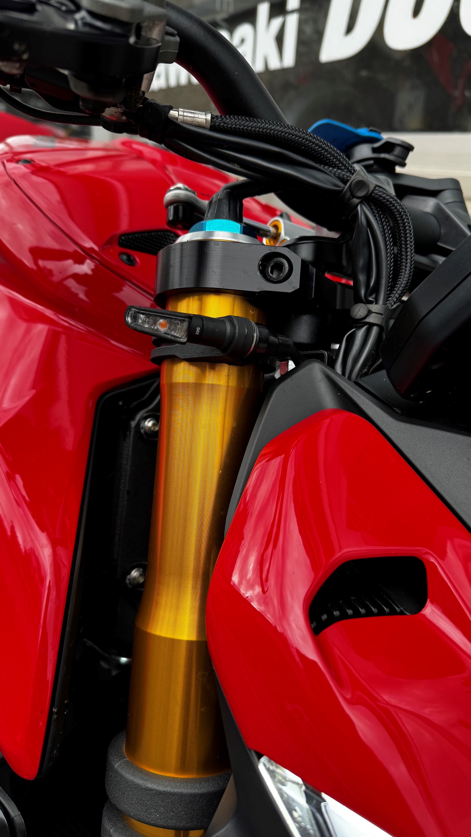 DUCATI Streetfighter V4 S-image-7