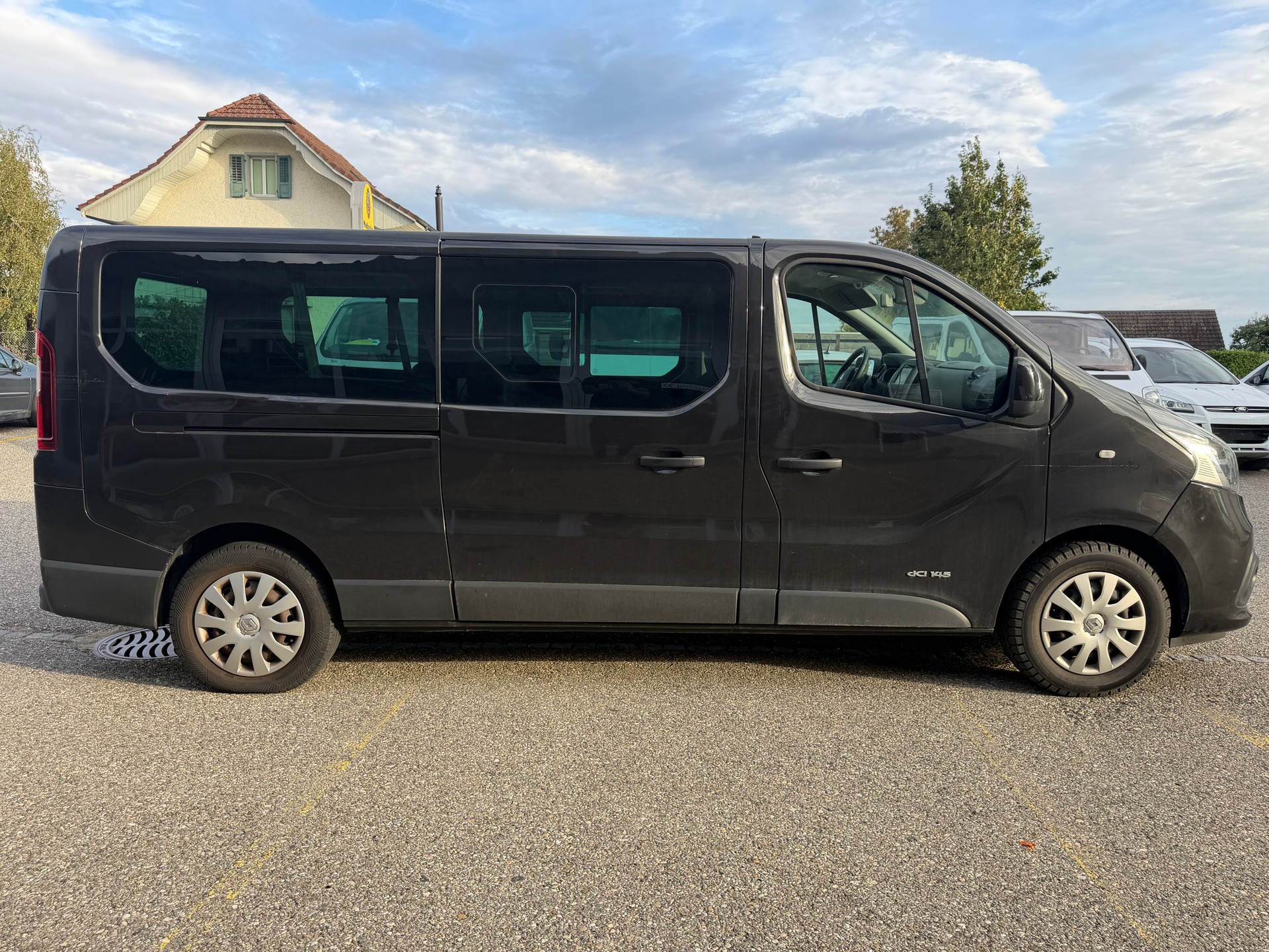 RENAULT Trafic ENERGY dCi 145 Grand Passenger Dynamique-showroom-element-3