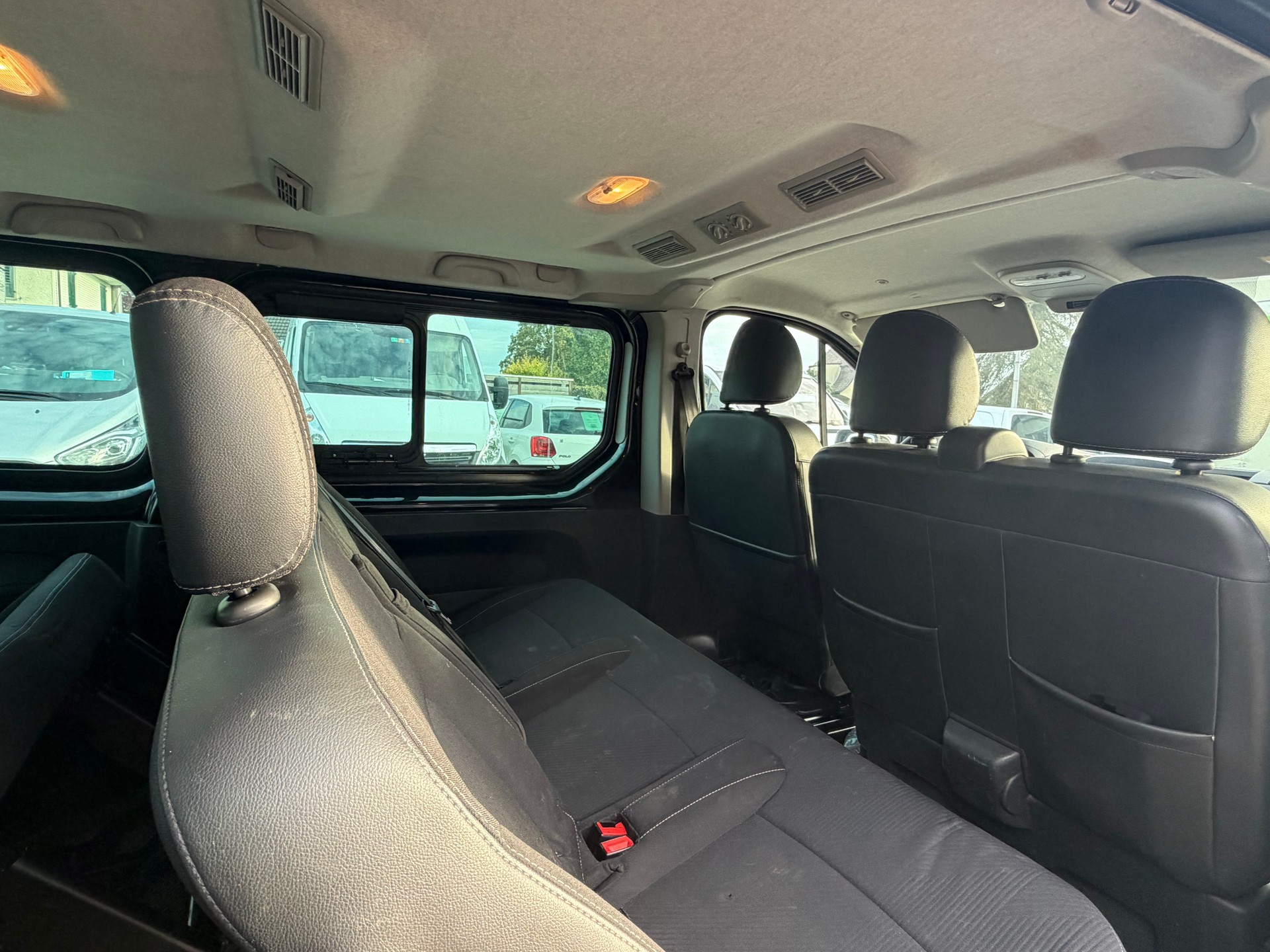 RENAULT Trafic ENERGY dCi 145 Grand Passenger Dynamique-image-8