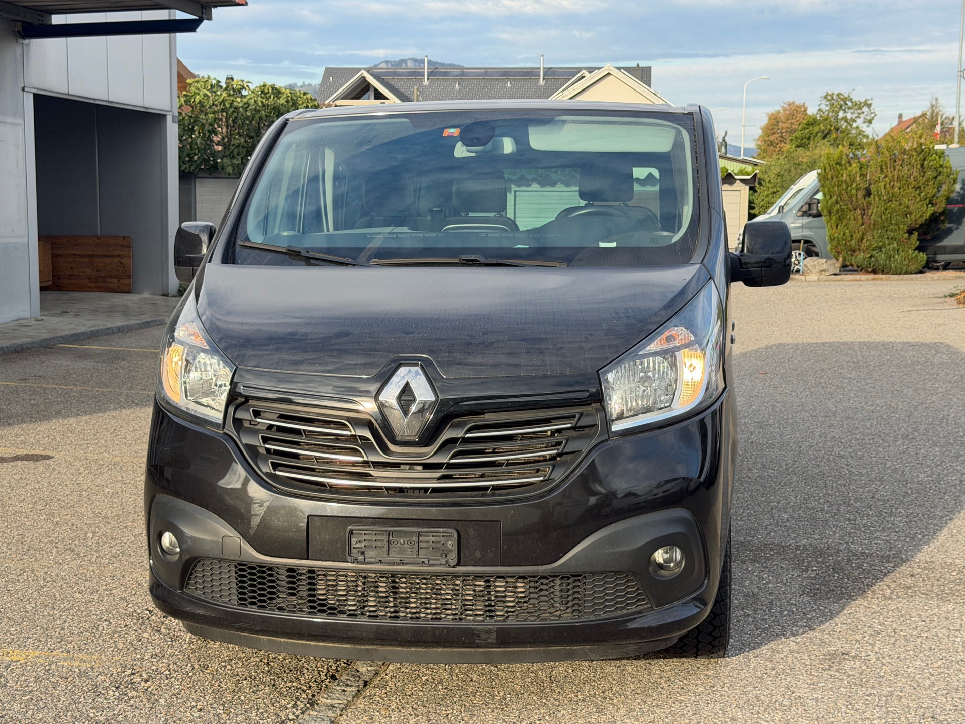 RENAULT Trafic ENERGY dCi 145 Grand Passenger Dynamique-showroom-element-1