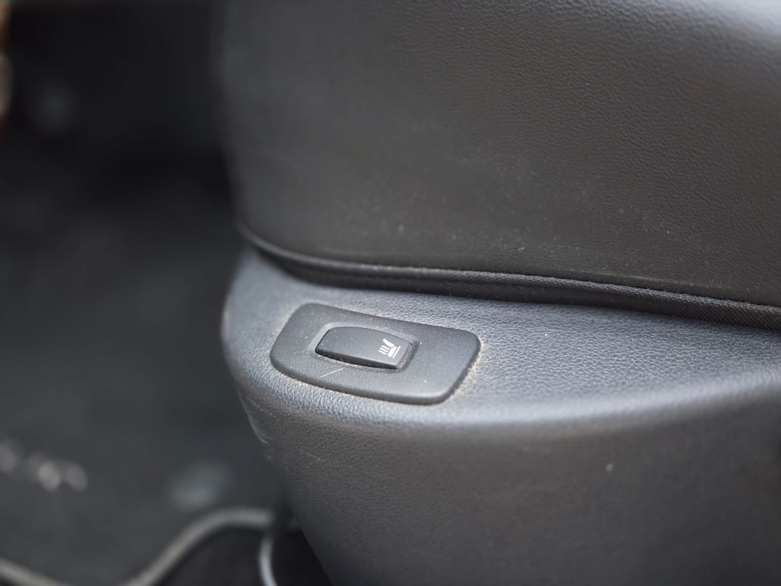 RENAULT Clio 1.2 16V T Swiss Edition EDC-image-15