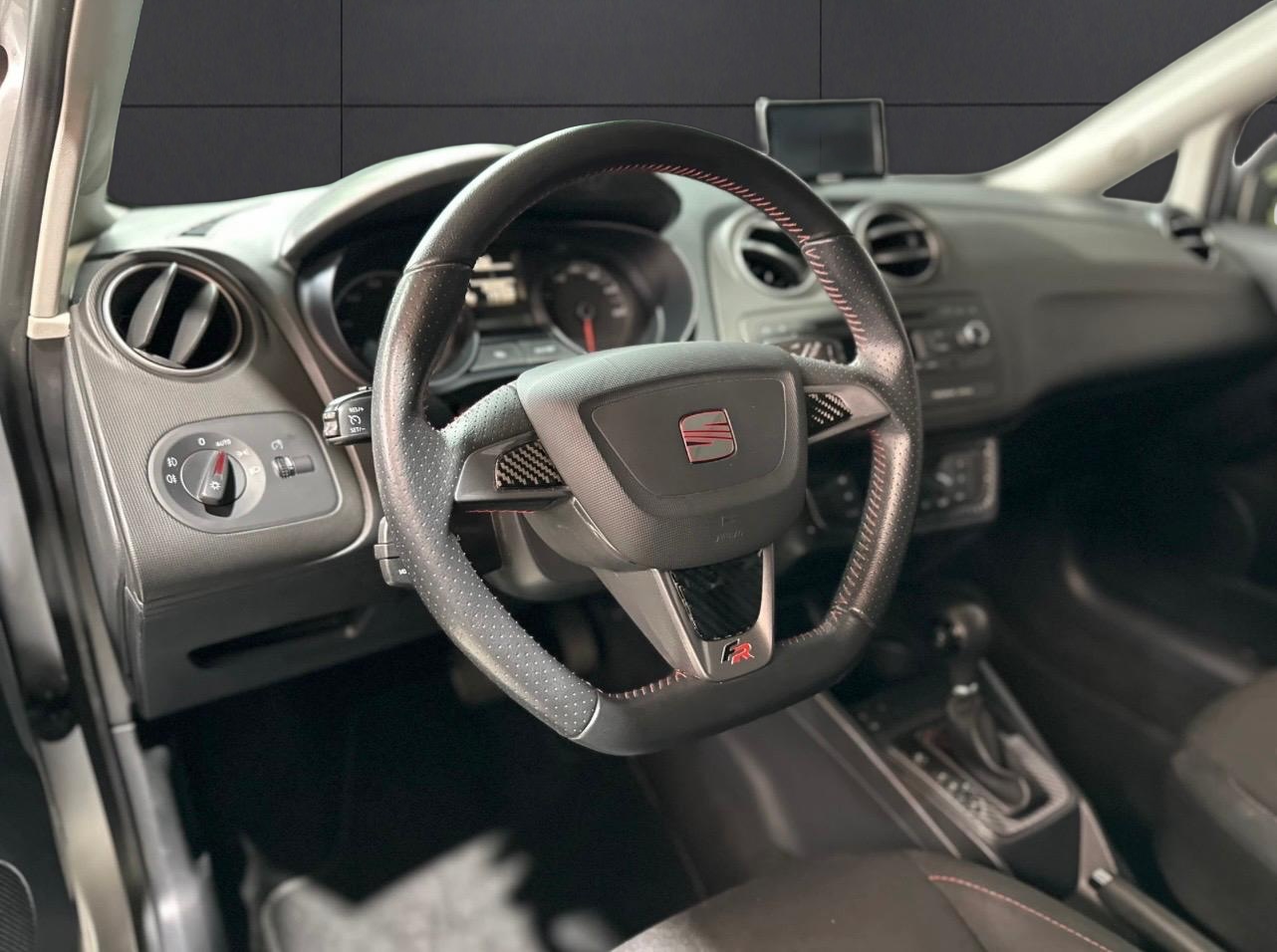 SEAT Ibiza SC 1.2 TSI FR DSG Automatikgetriebe-image-10