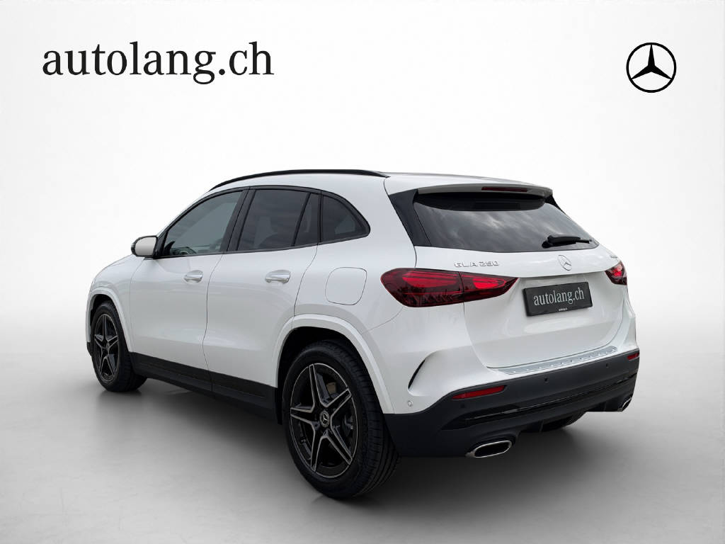MERCEDES-BENZ GLA 250 AMG Line 4Matic Swiss Star-showroom-element-3