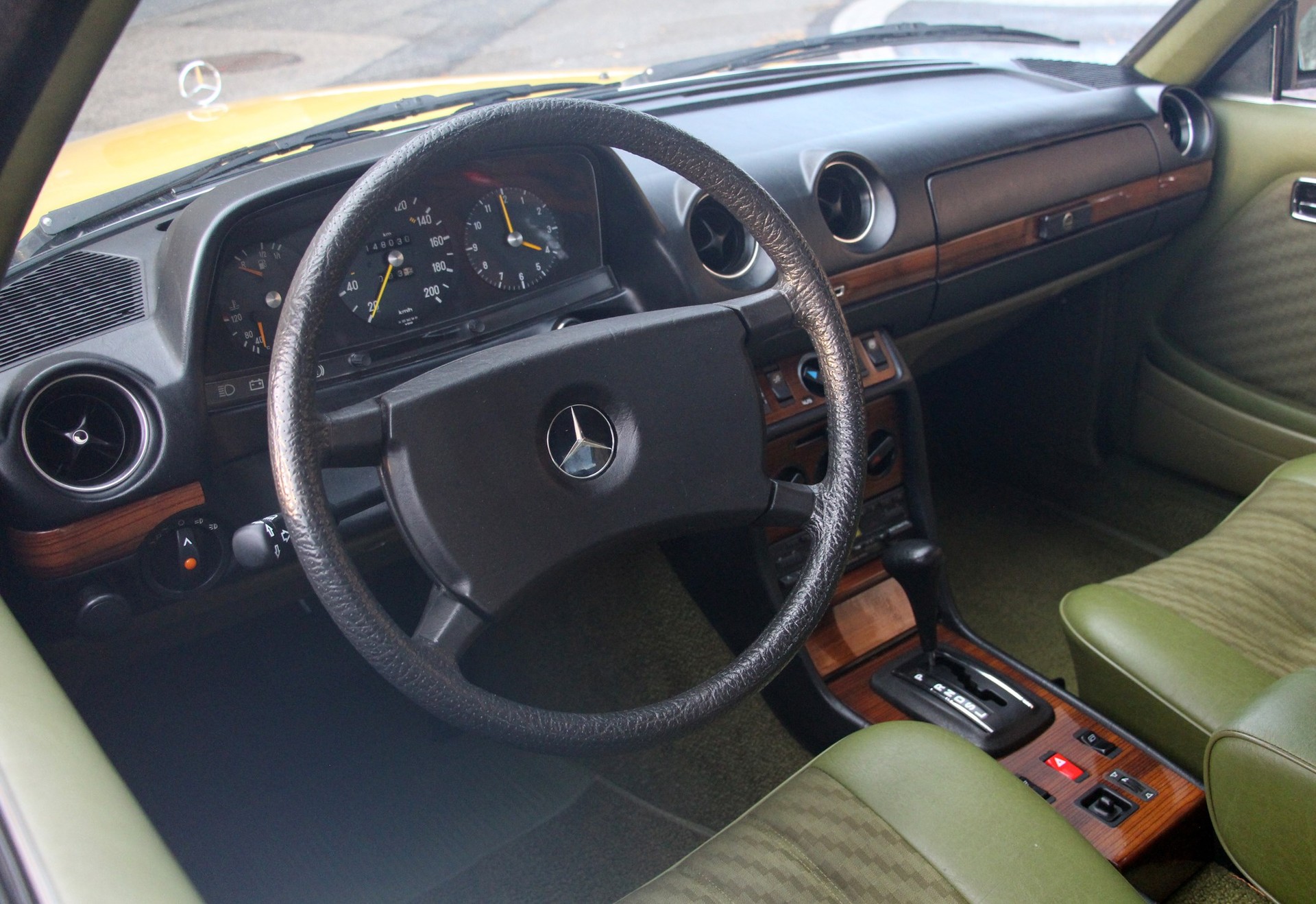 MERCEDES-BENZ 230 C-image-12