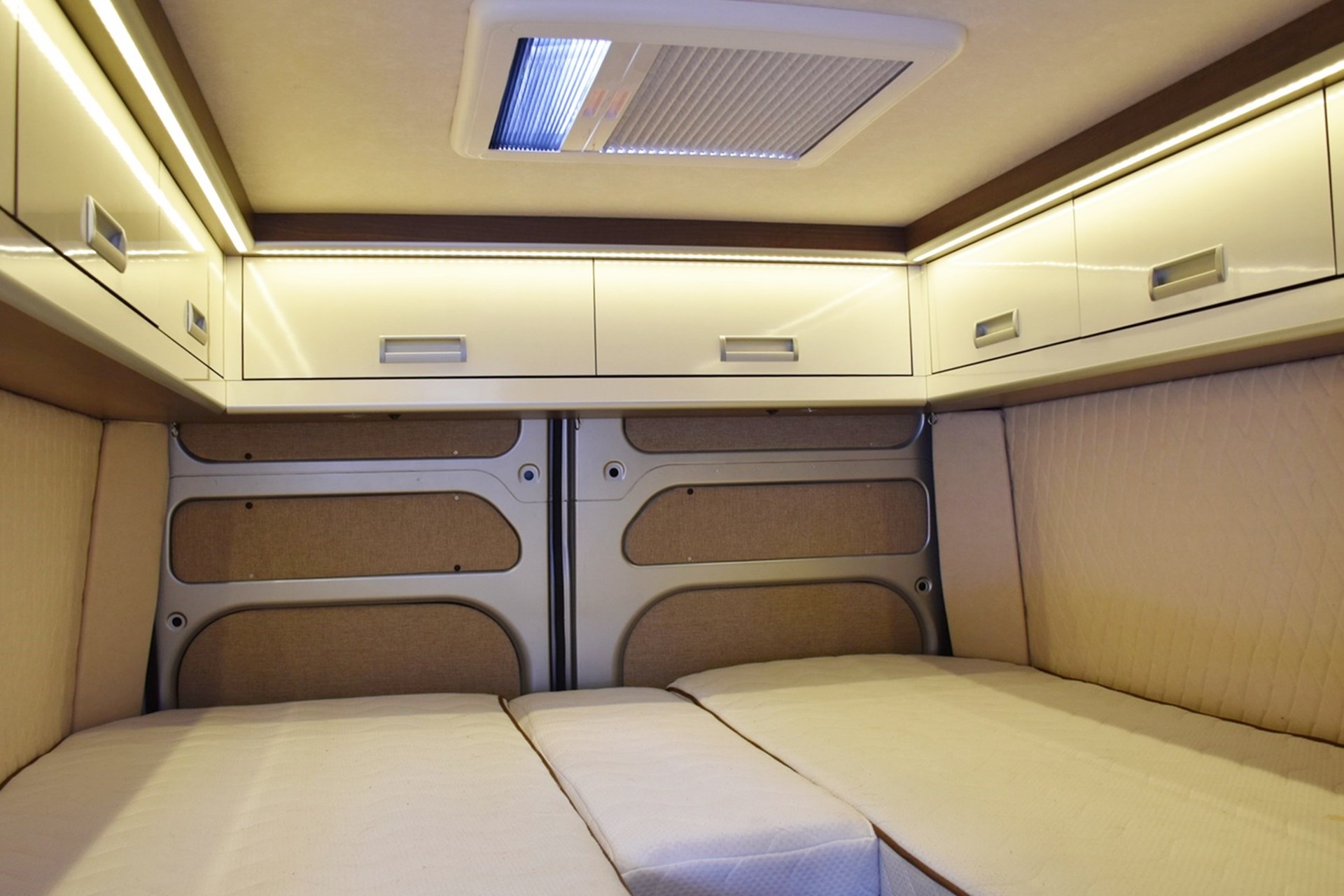 GLOBECAR EXPLORER Z NEO TRAVELLER 3,0 DIESEL HOCHDACH H3 PEUGEOT BOXER-image-11