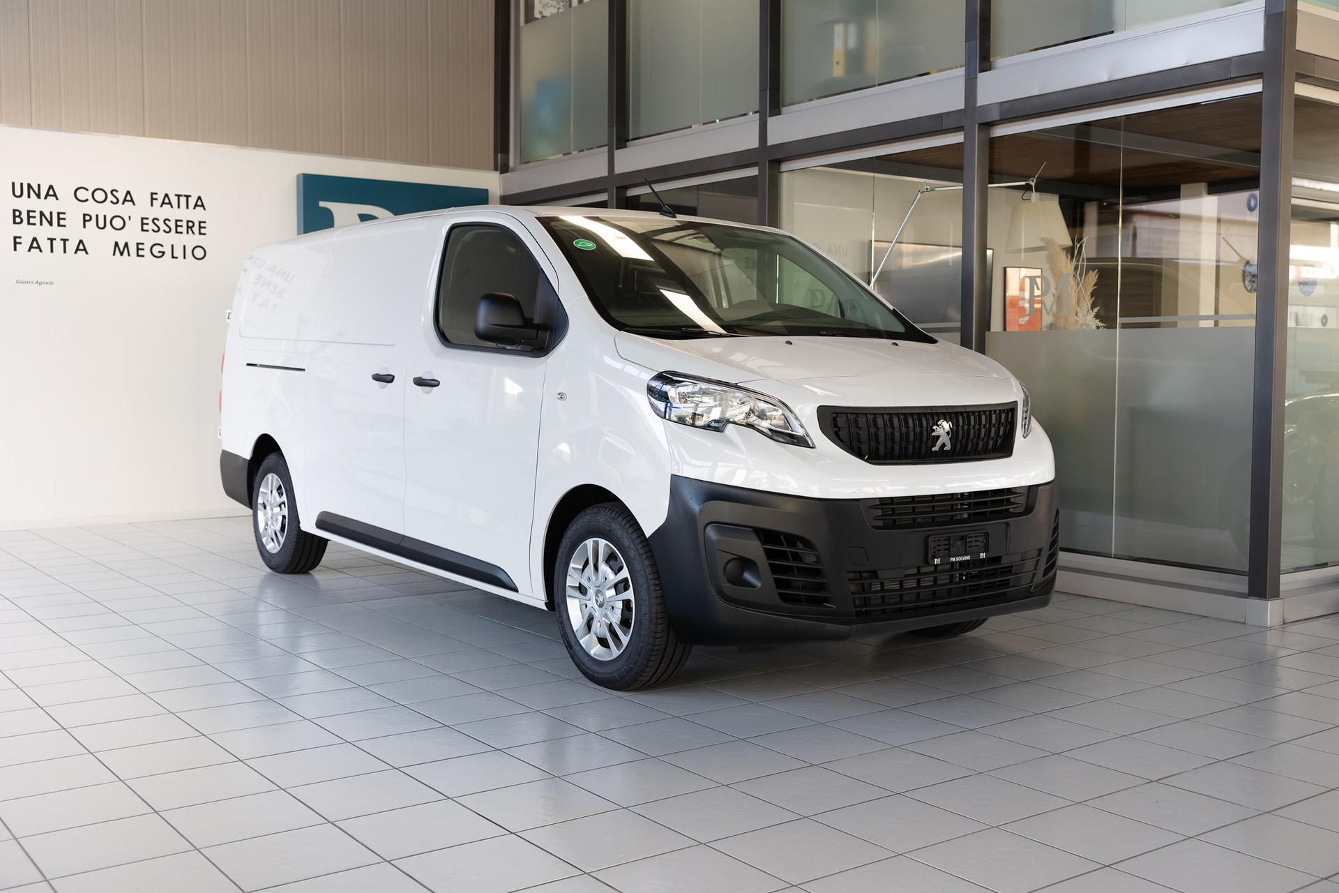 PEUGEOT E-Expert 75 KWh Standard-image-4