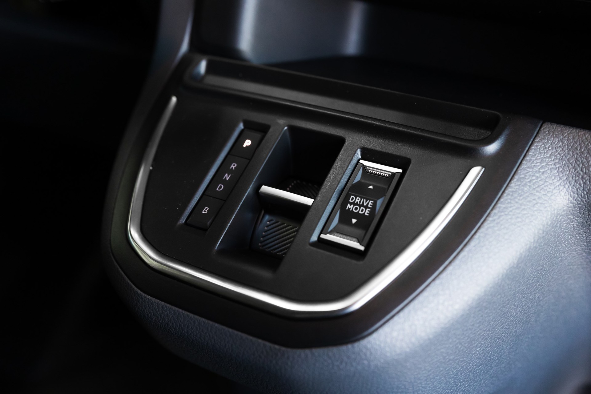 PEUGEOT E-Expert 75 KWh Standard-image-6