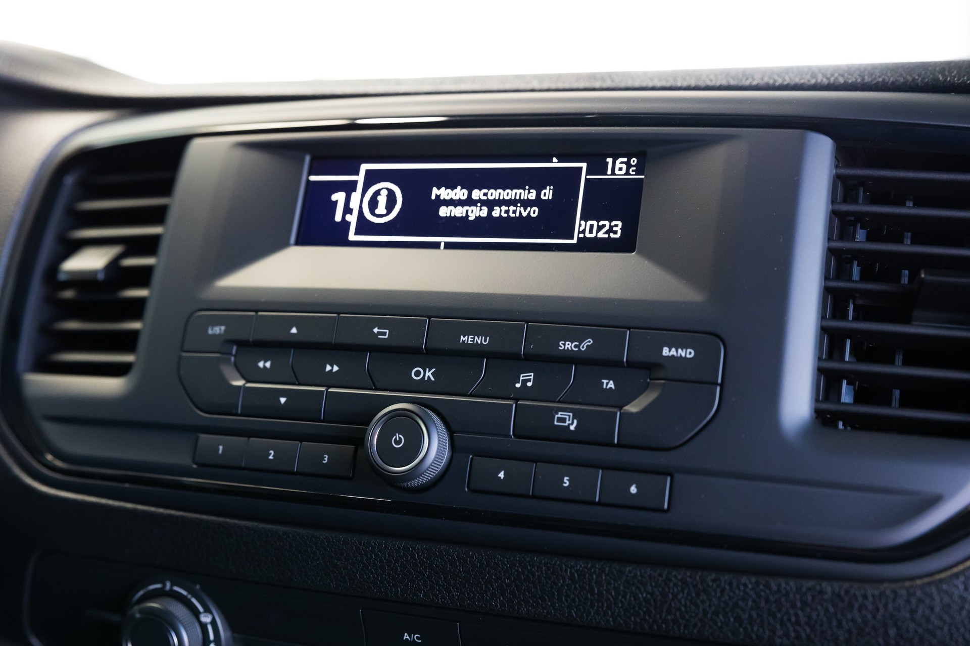 PEUGEOT E-Expert 75 KWh Standard-image-11