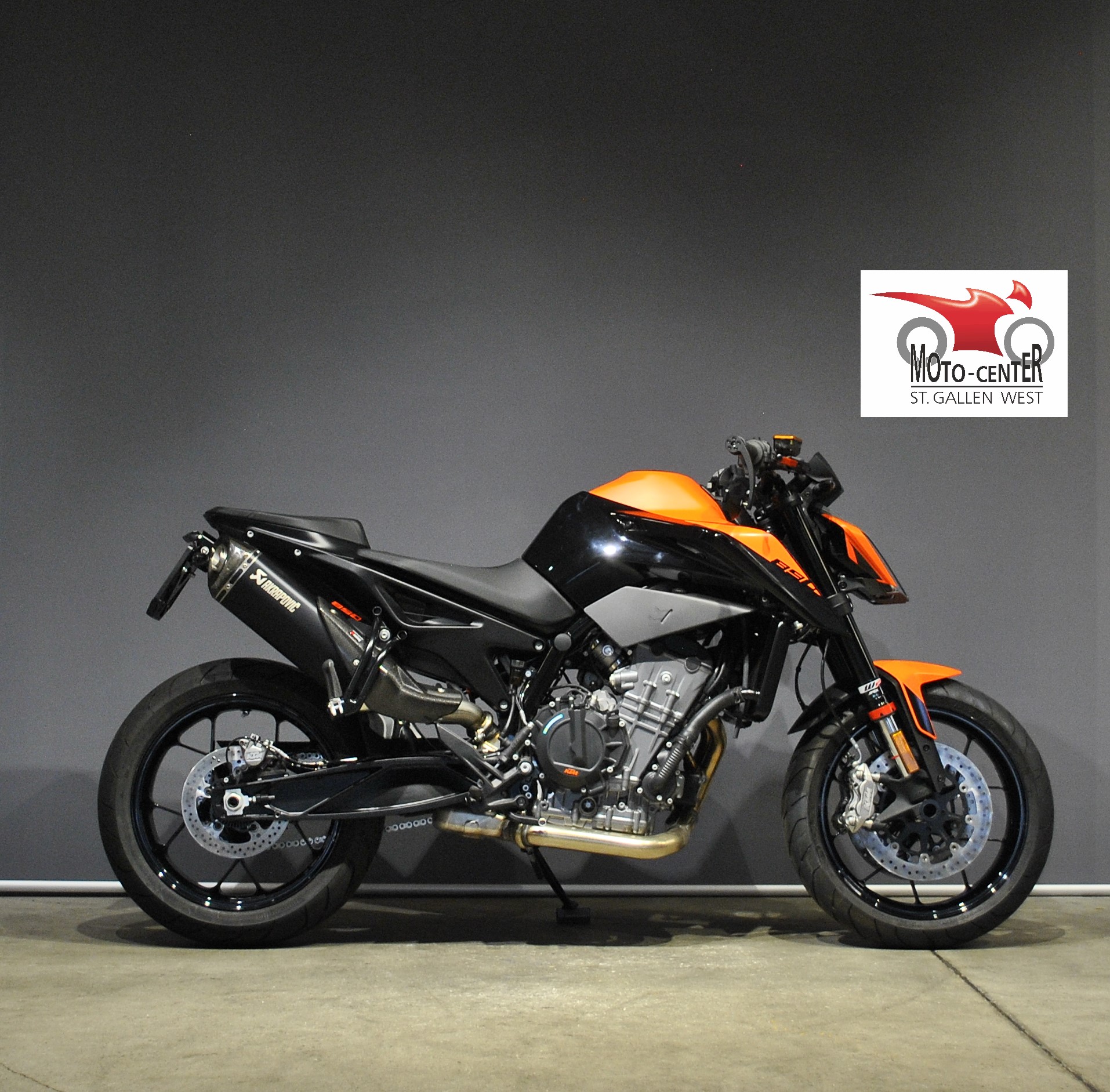 KTM 890 Duke-image-1
