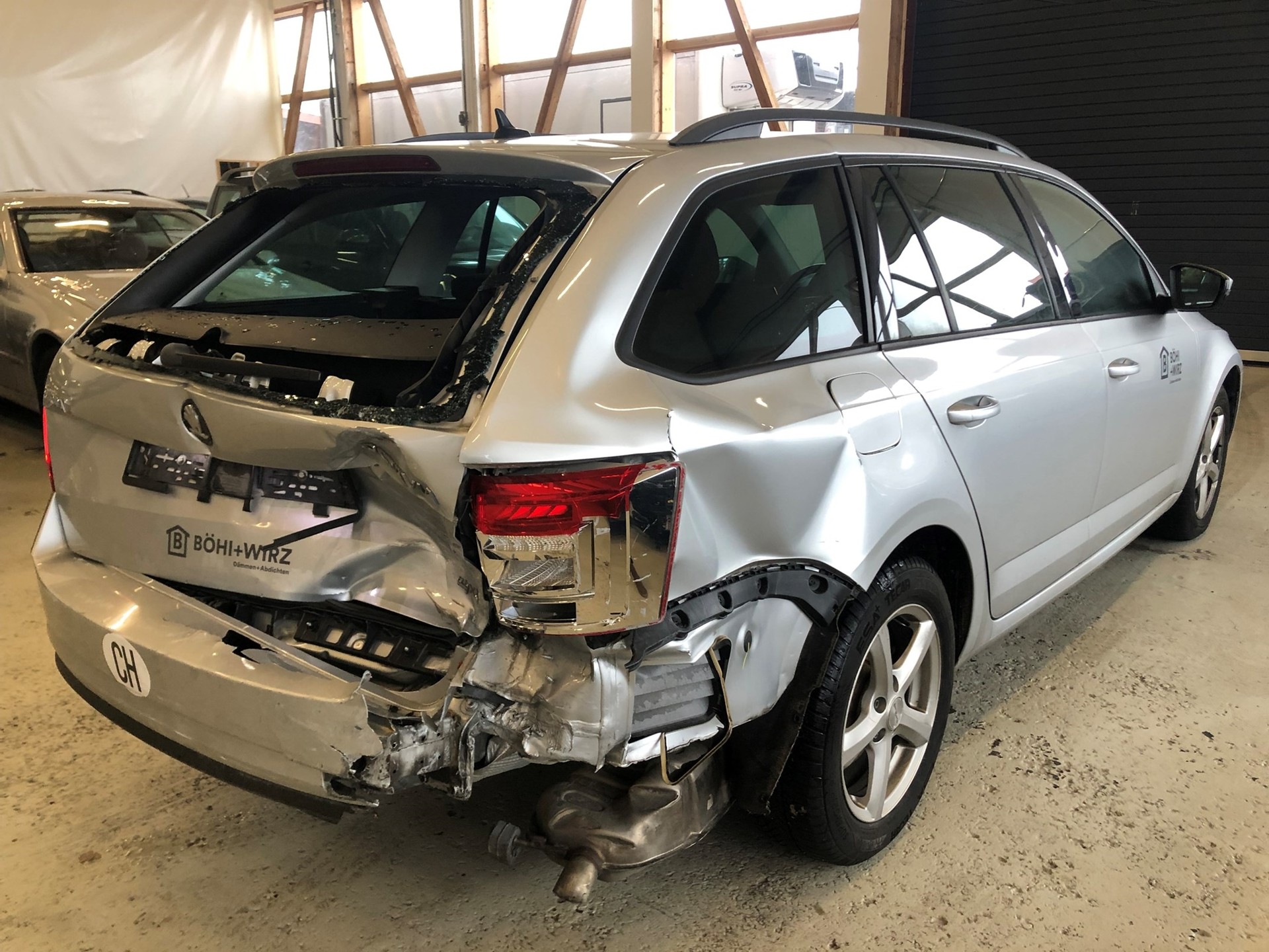 SKODA Octavia Combi 1.8 TSI Ambition 4x4 DSG-image-2