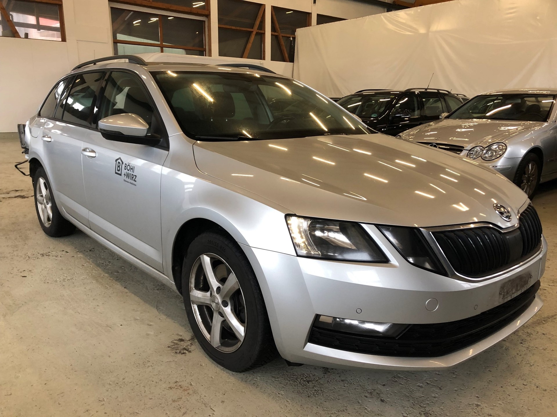 SKODA Octavia Combi 1.8 TSI Ambition 4x4 DSG-image-1