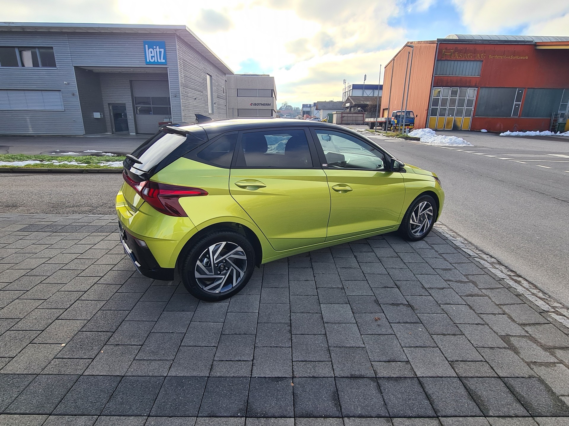 HYUNDAI i20 1.0 T-GDi Amplia Safe Tec Pack DCT-showroom-element-3