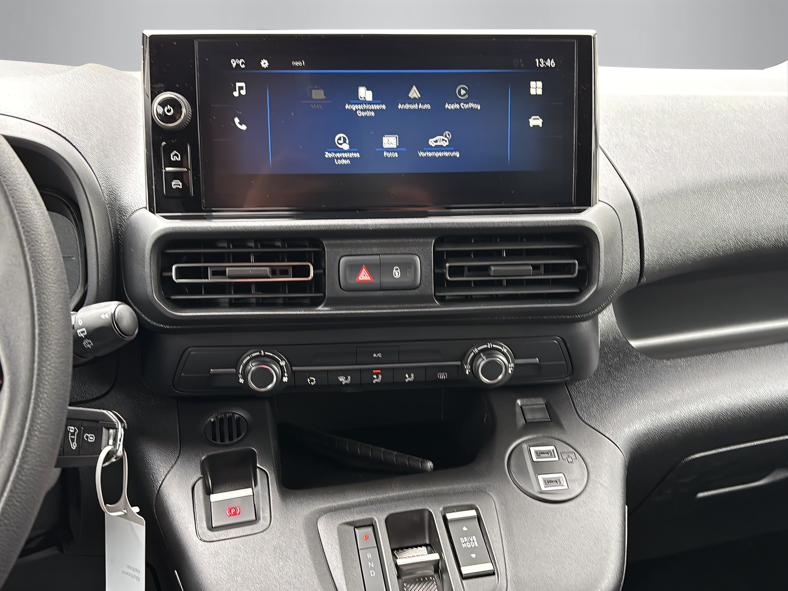 OPEL Combo-e Cargo 2.4 t XL Electric-image-14
