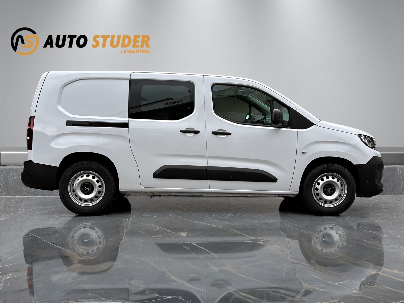 OPEL Combo-e Cargo 2.4 t XL Electric-image-4