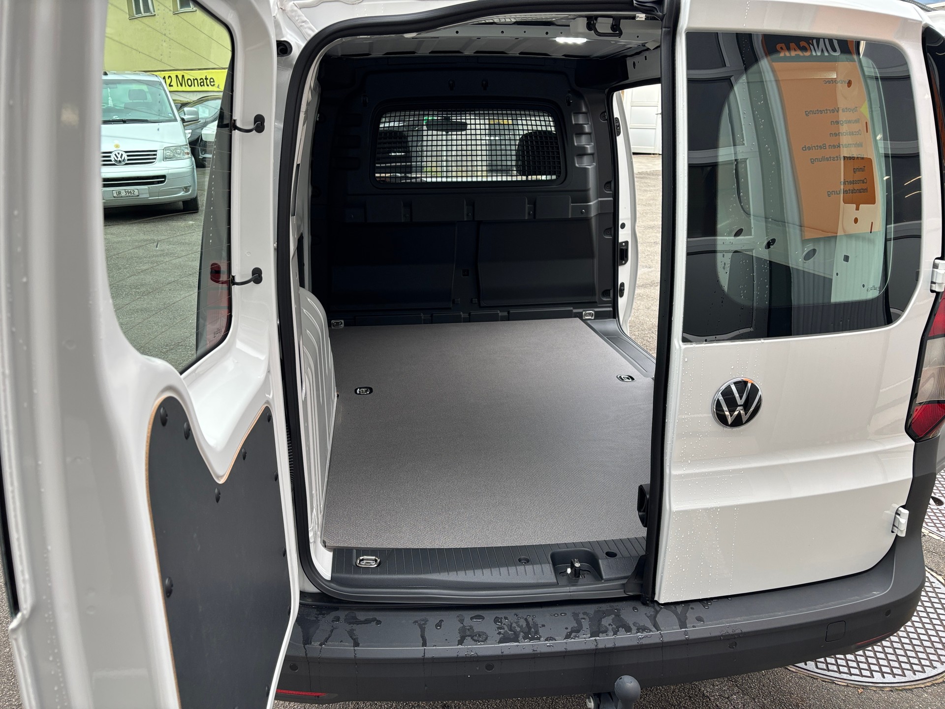 VW Caddy Maxi 2.0 TDI Cargo 4x4-image-5