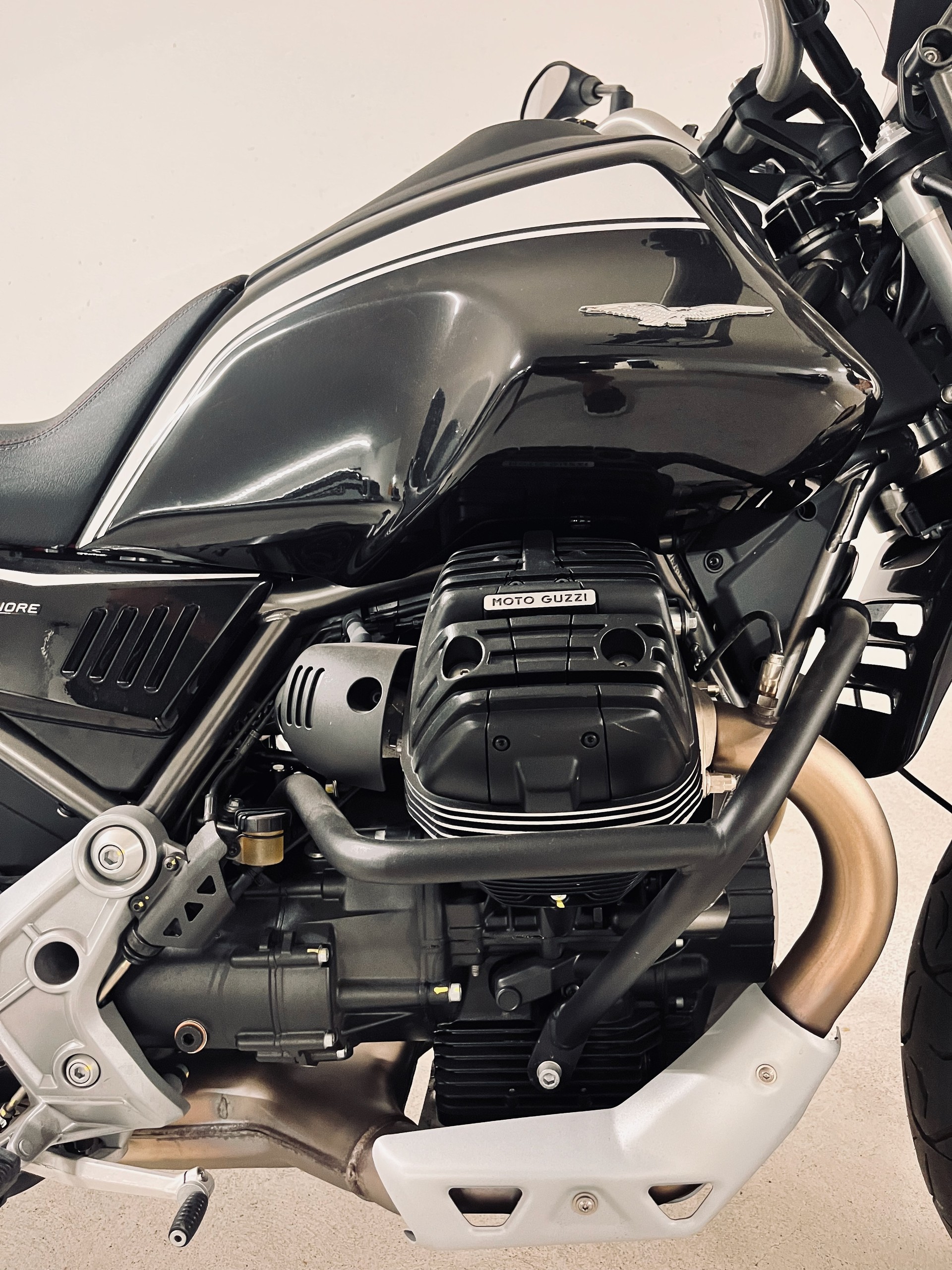 MOTO GUZZI V85 TT Guardia d'Onore-image-3