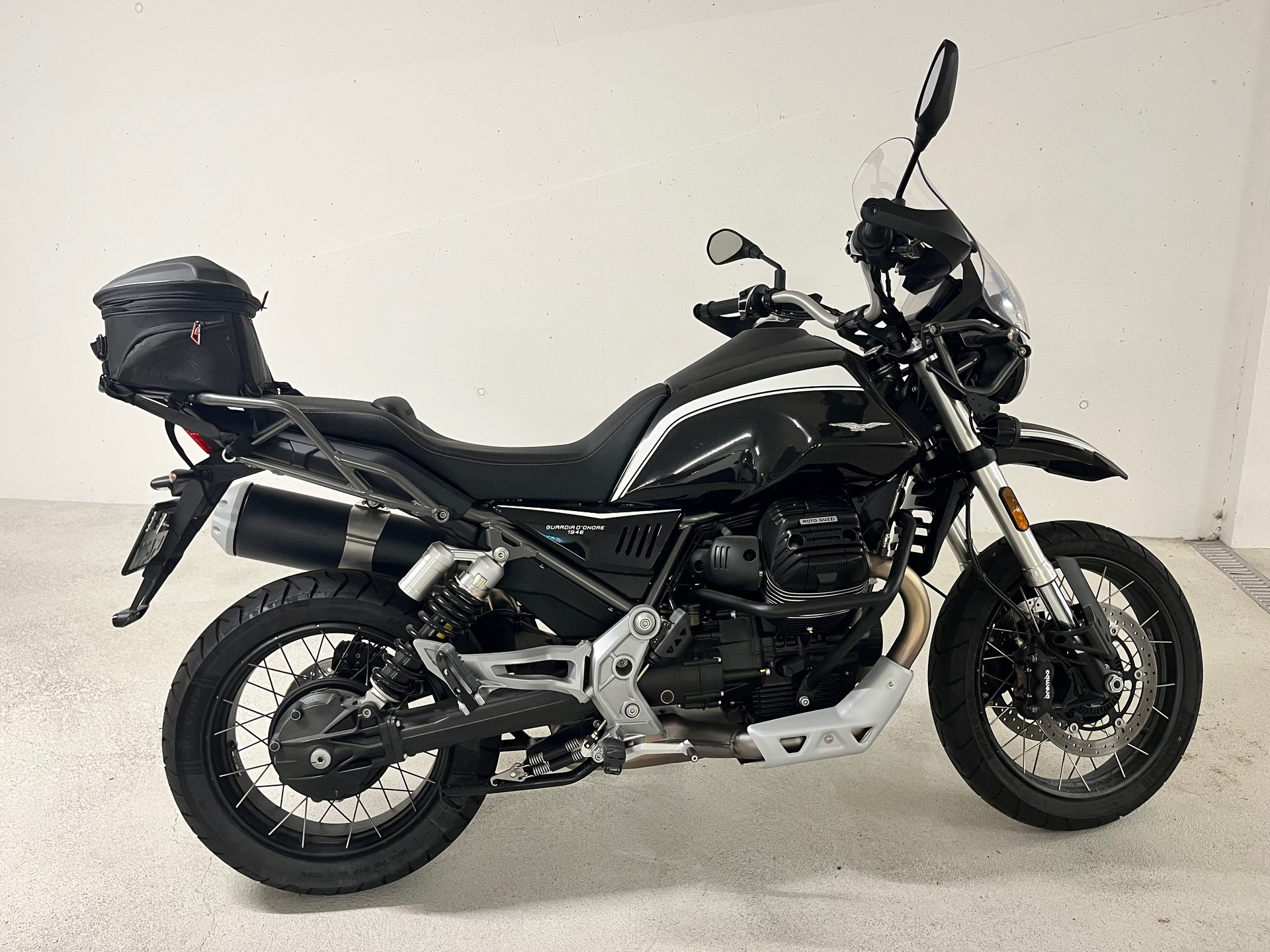 MOTO GUZZI V85 TT Guardia d'Onore-image-1