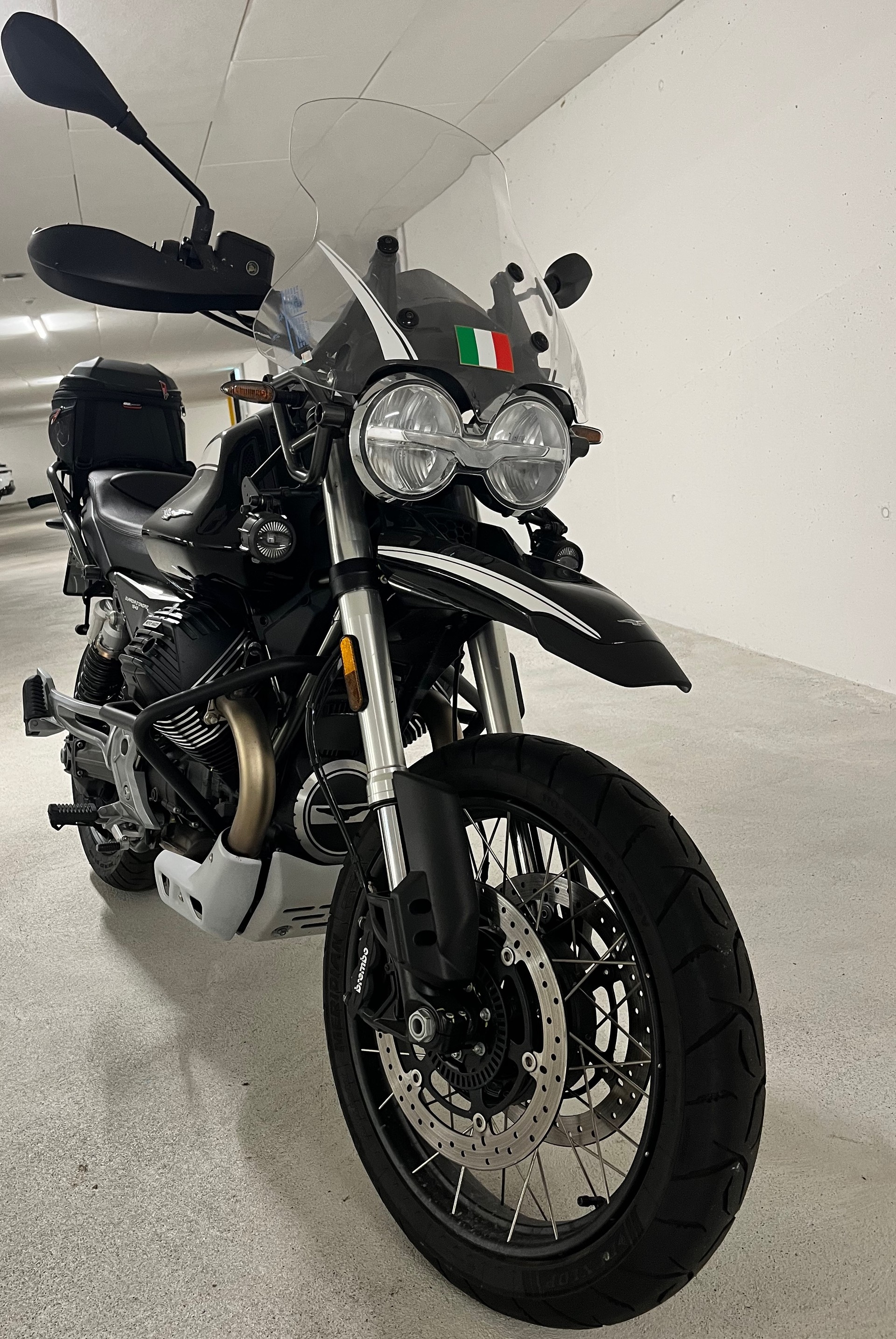 MOTO GUZZI V85 TT Guardia d'Onore-image-0