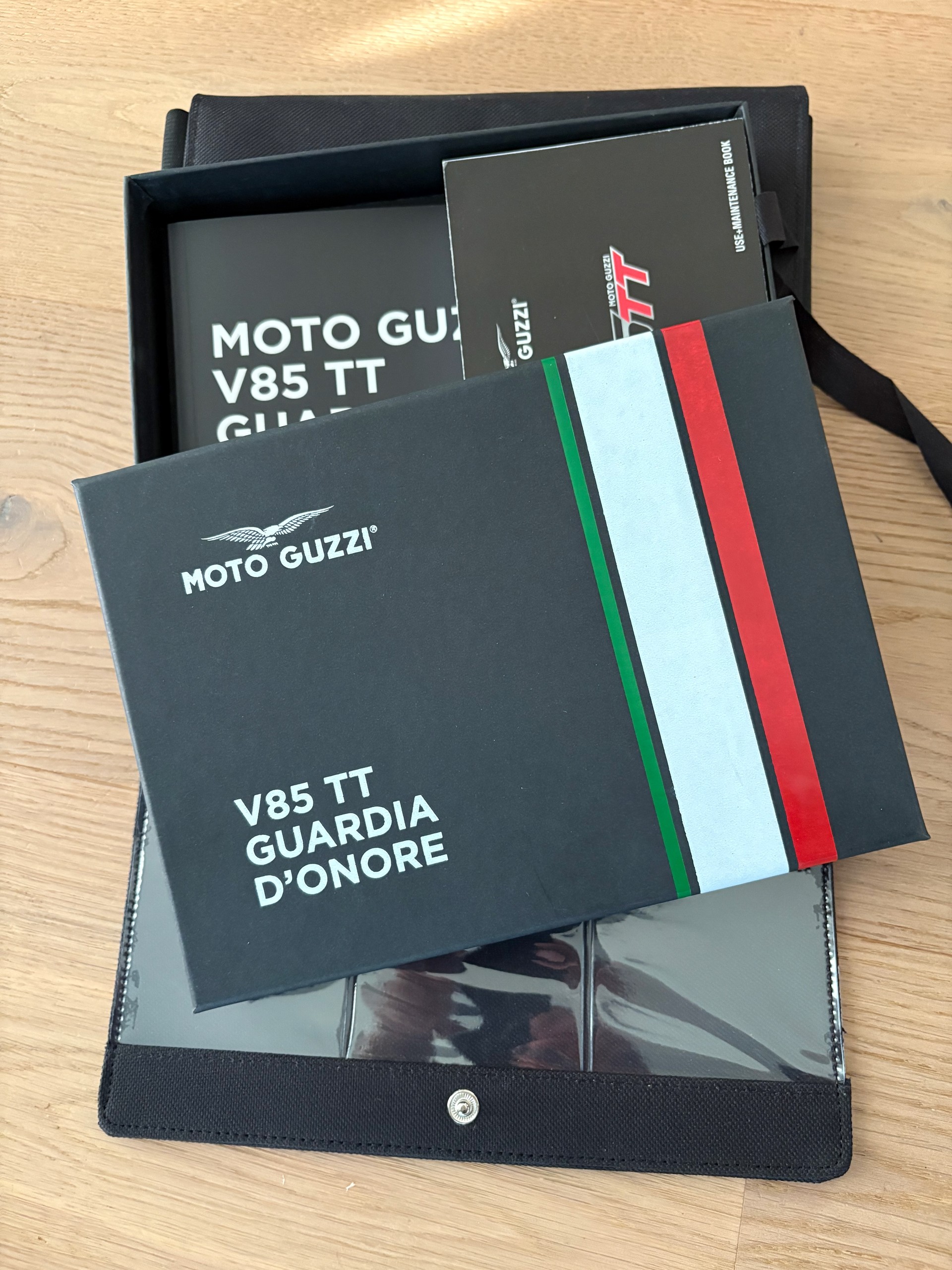 MOTO GUZZI V85 TT Guardia d'Onore-image-6