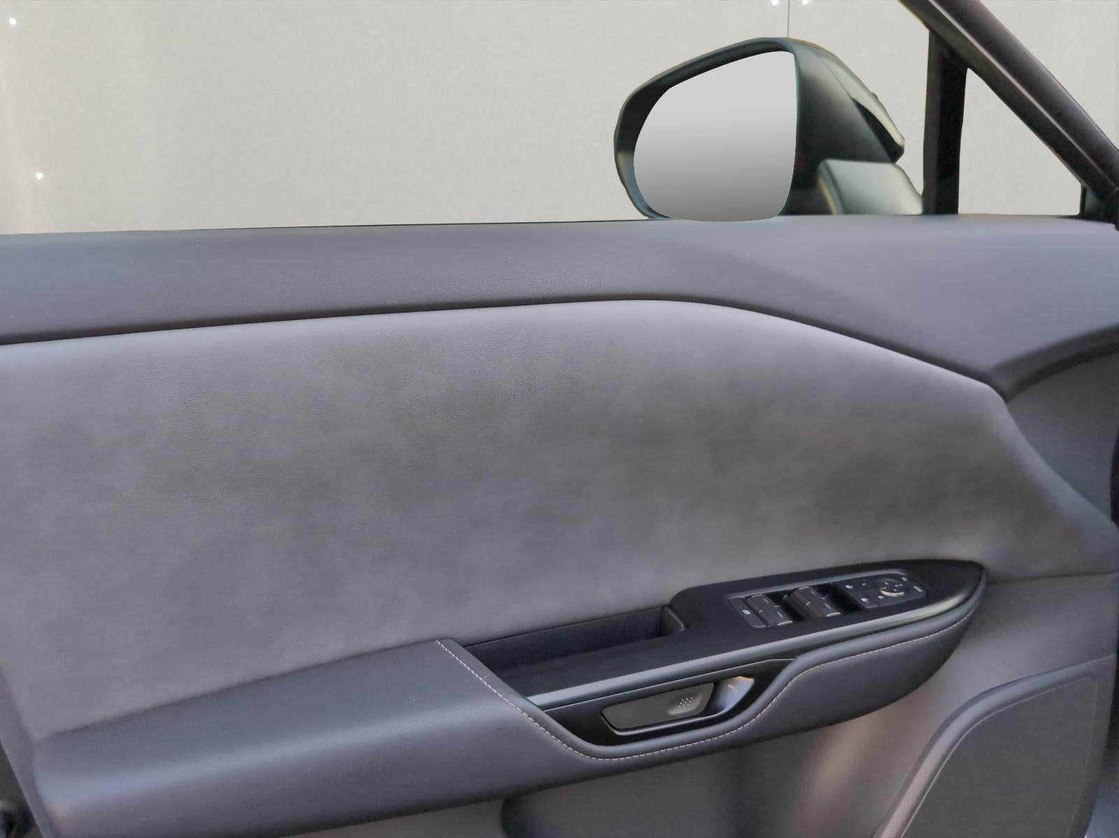 LEXUS RZ 450e Comfort-image-17