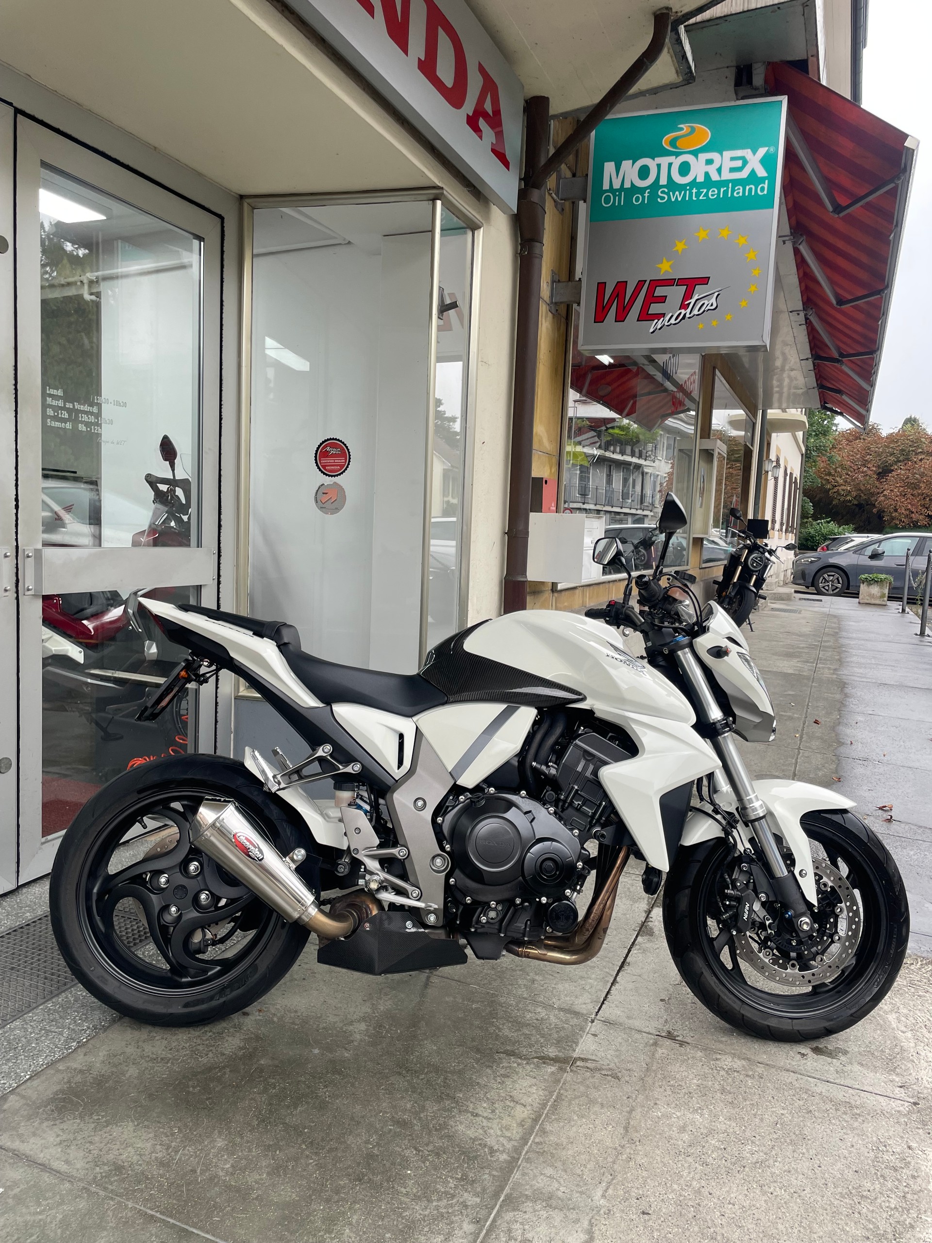 HONDA CB 1000 R ABS-image-1