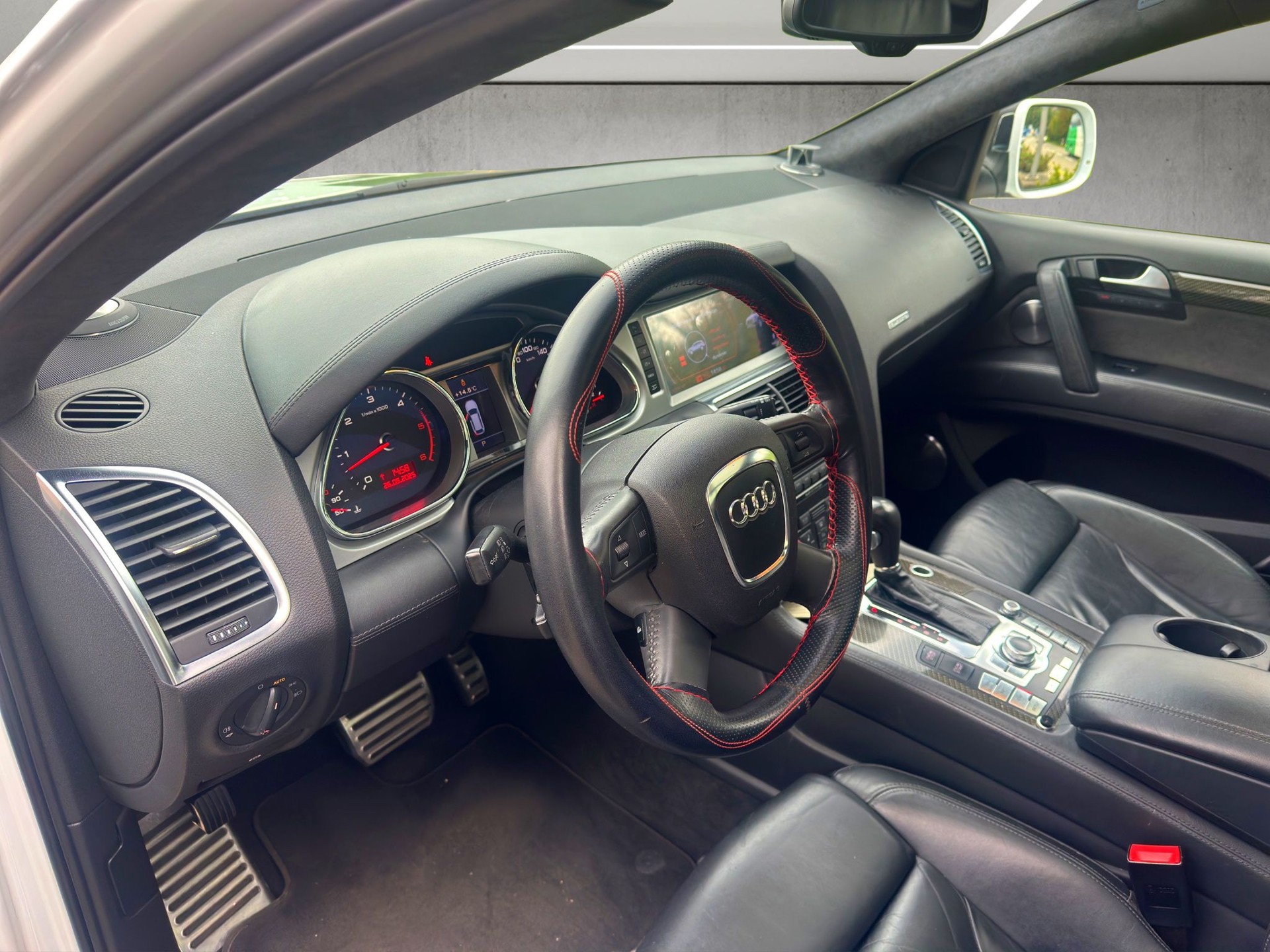 AUDI Q7 6.0 TDI V12 quattro tiptronic-image-11