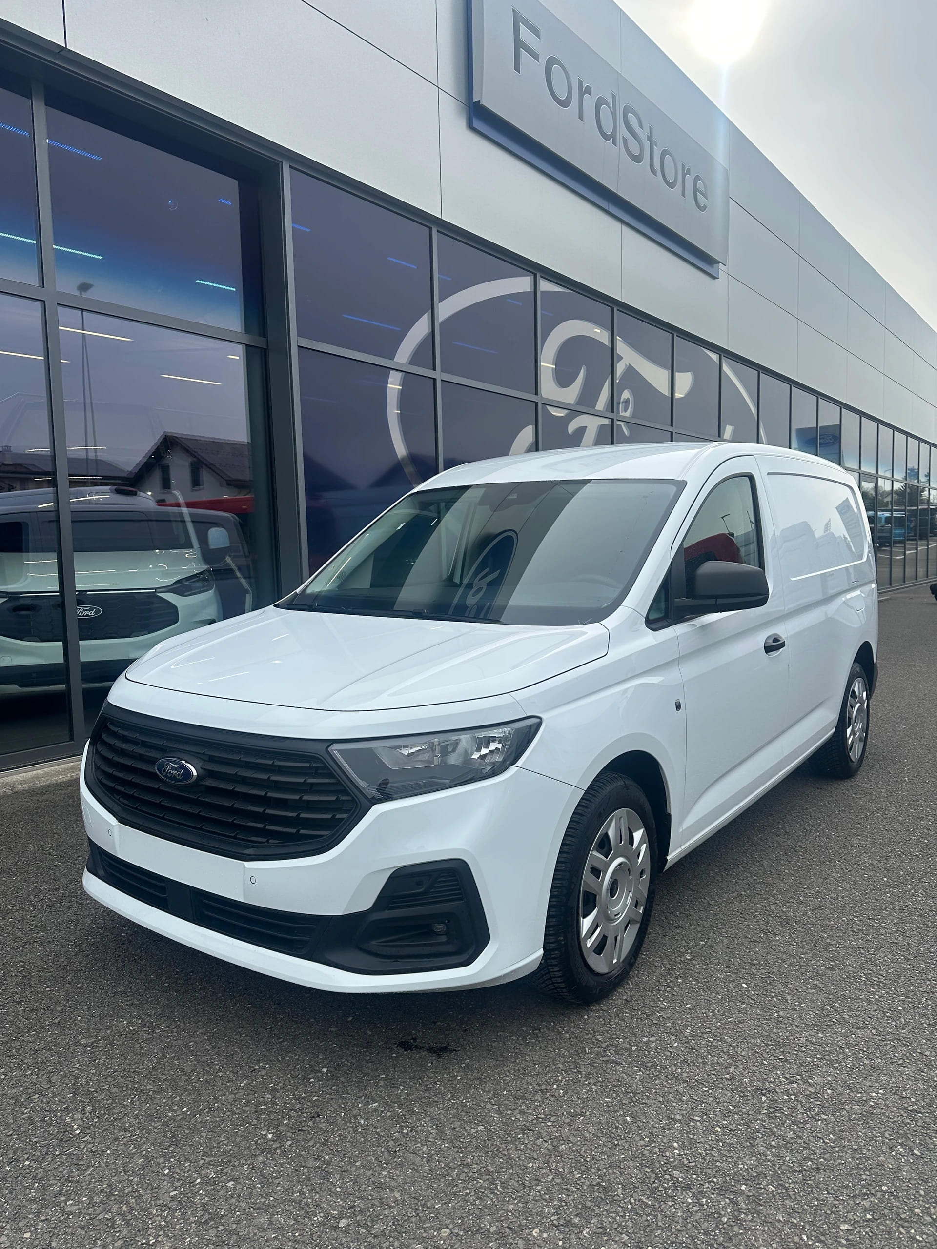 FORD Grand Transit Connect fourg. 2 Trend/102CV/Man.-image-1