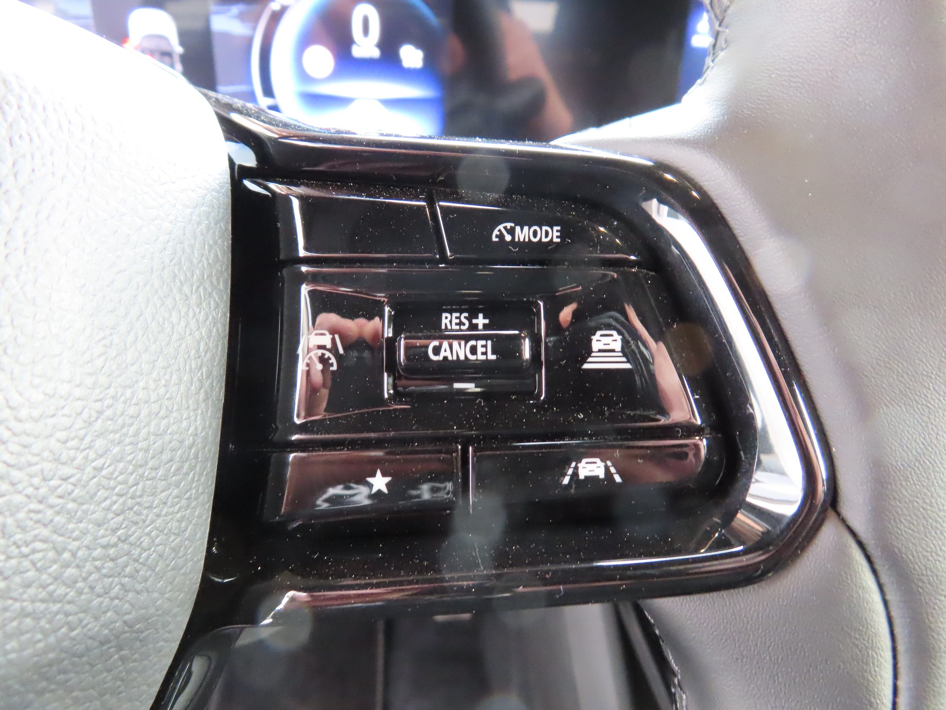 TOYOTA Urban Cruiser 61 kWh Trend AWD-image-10