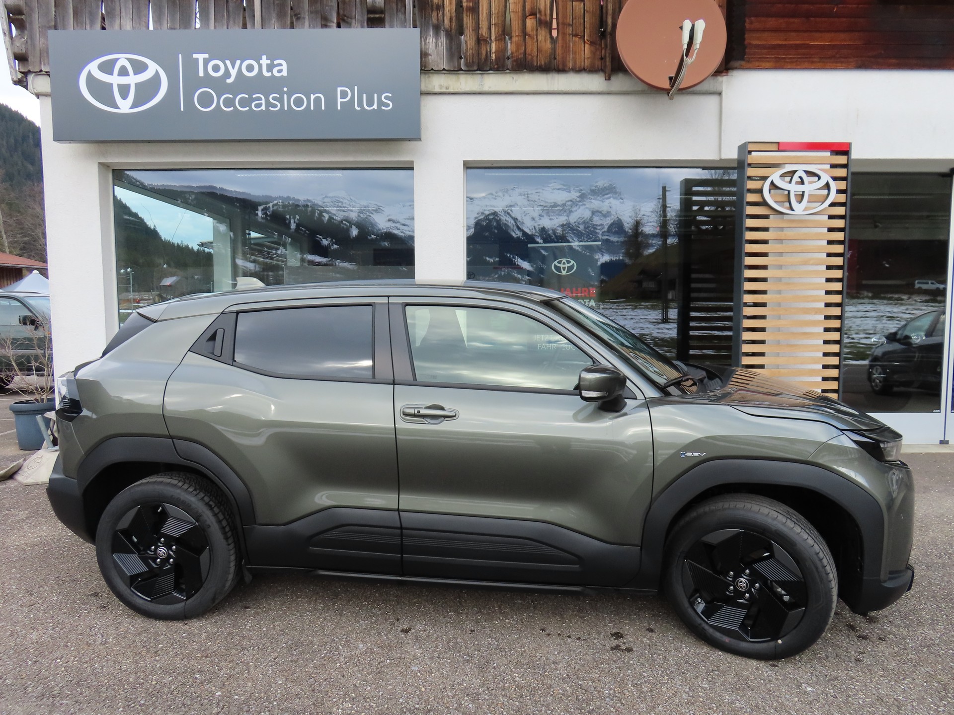 TOYOTA Urban Cruiser 61 kWh Trend AWD-showroom-element-3