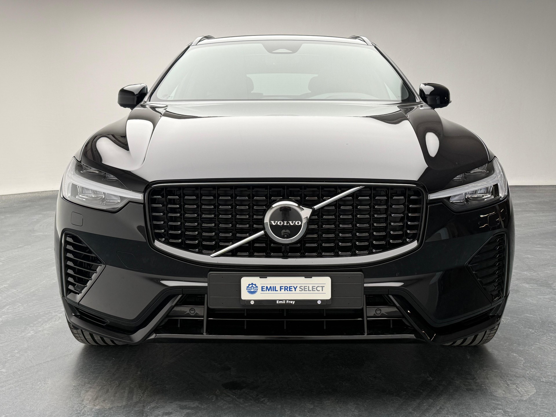 VOLVO XC60 2.0 T8 TE XCENTRIC Black Edition eAWD-showroom-element-2