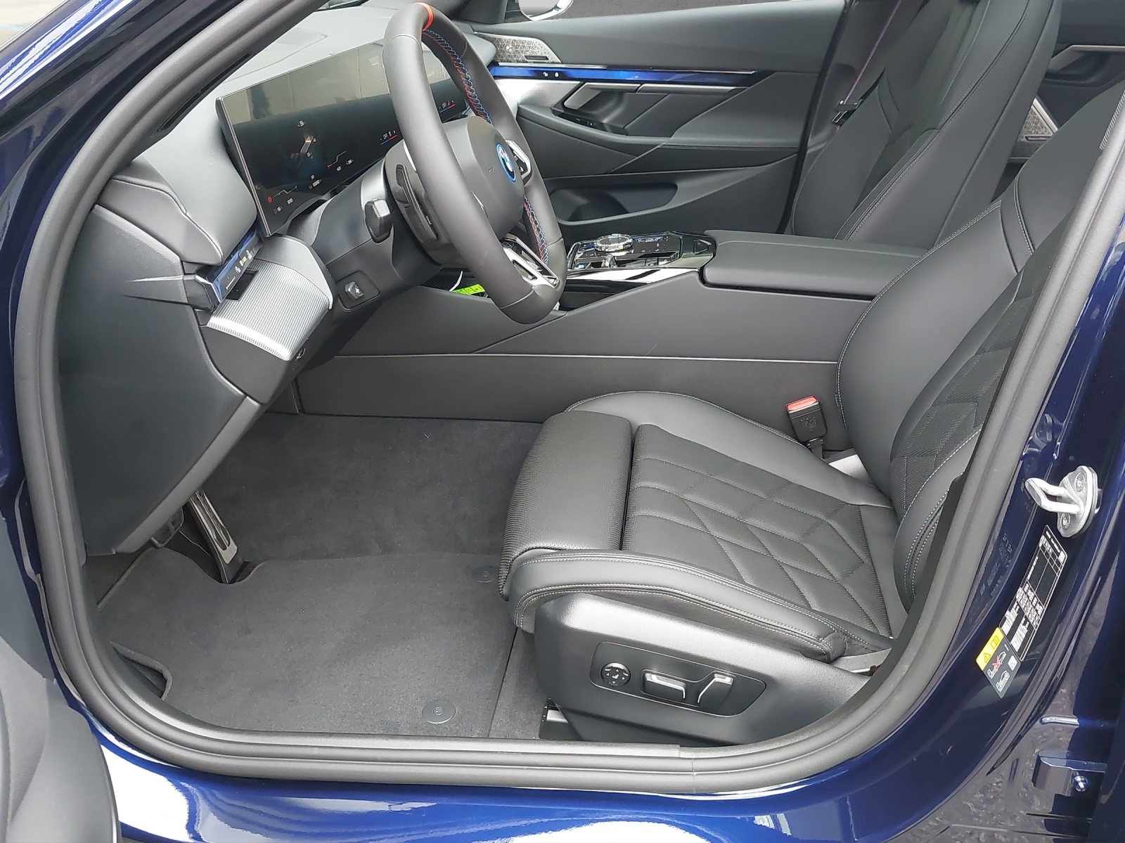 BMW i5 M60 Touring M Sport Pro-image-15