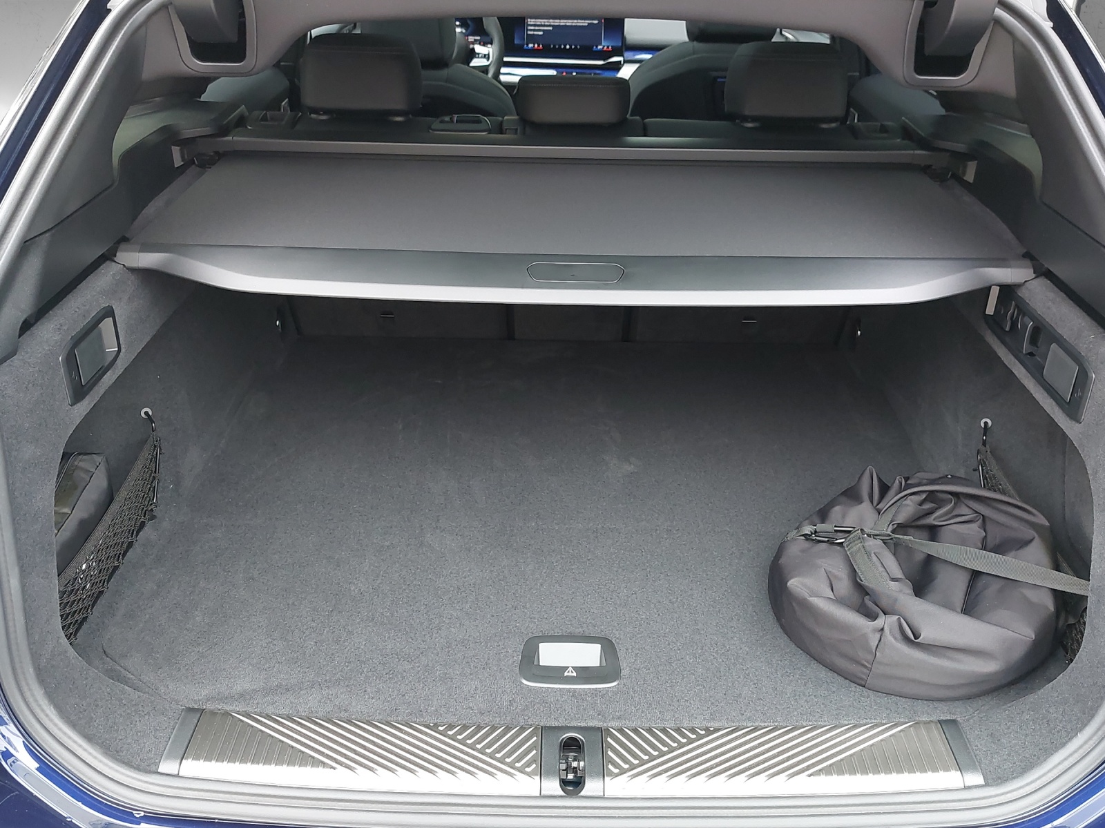 BMW i5 M60 Touring M Sport Pro-image-17