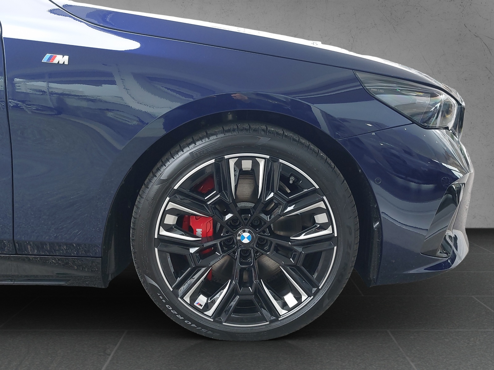 BMW i5 M60 Touring M Sport Pro-image-9