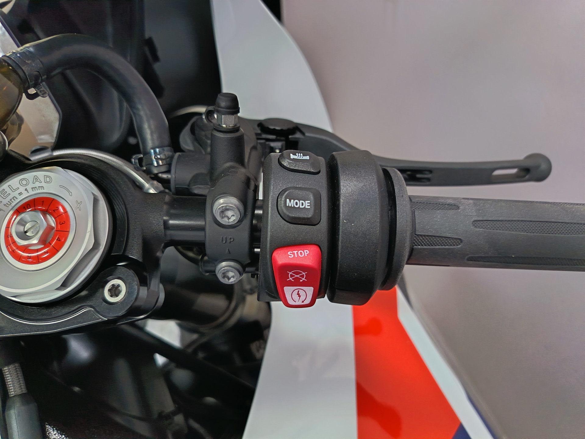 BMW M 1000 RR *** Leasing 3.9% ***-image-7