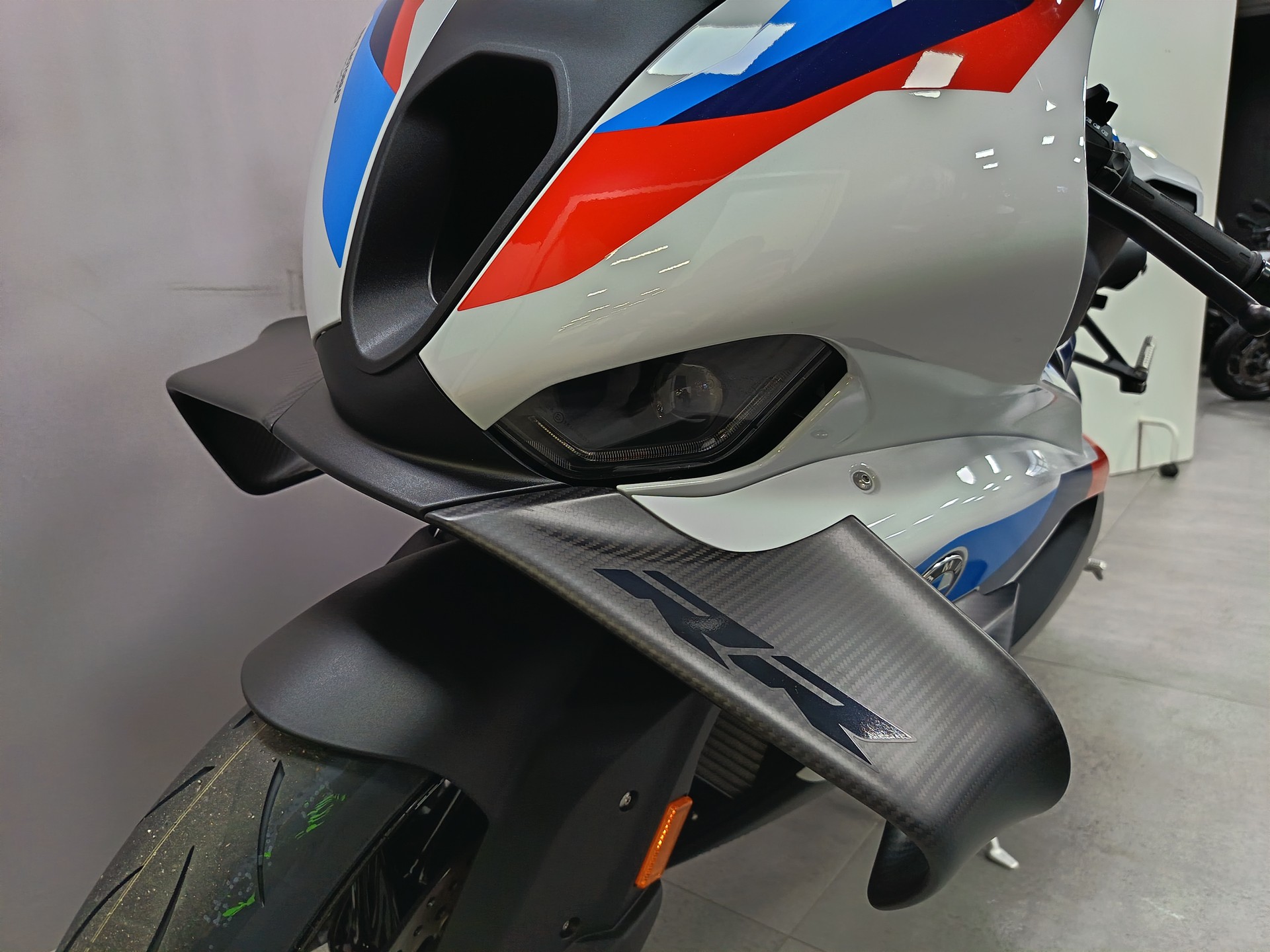 BMW M 1000 RR *** Leasing 3.9% ***-image-13