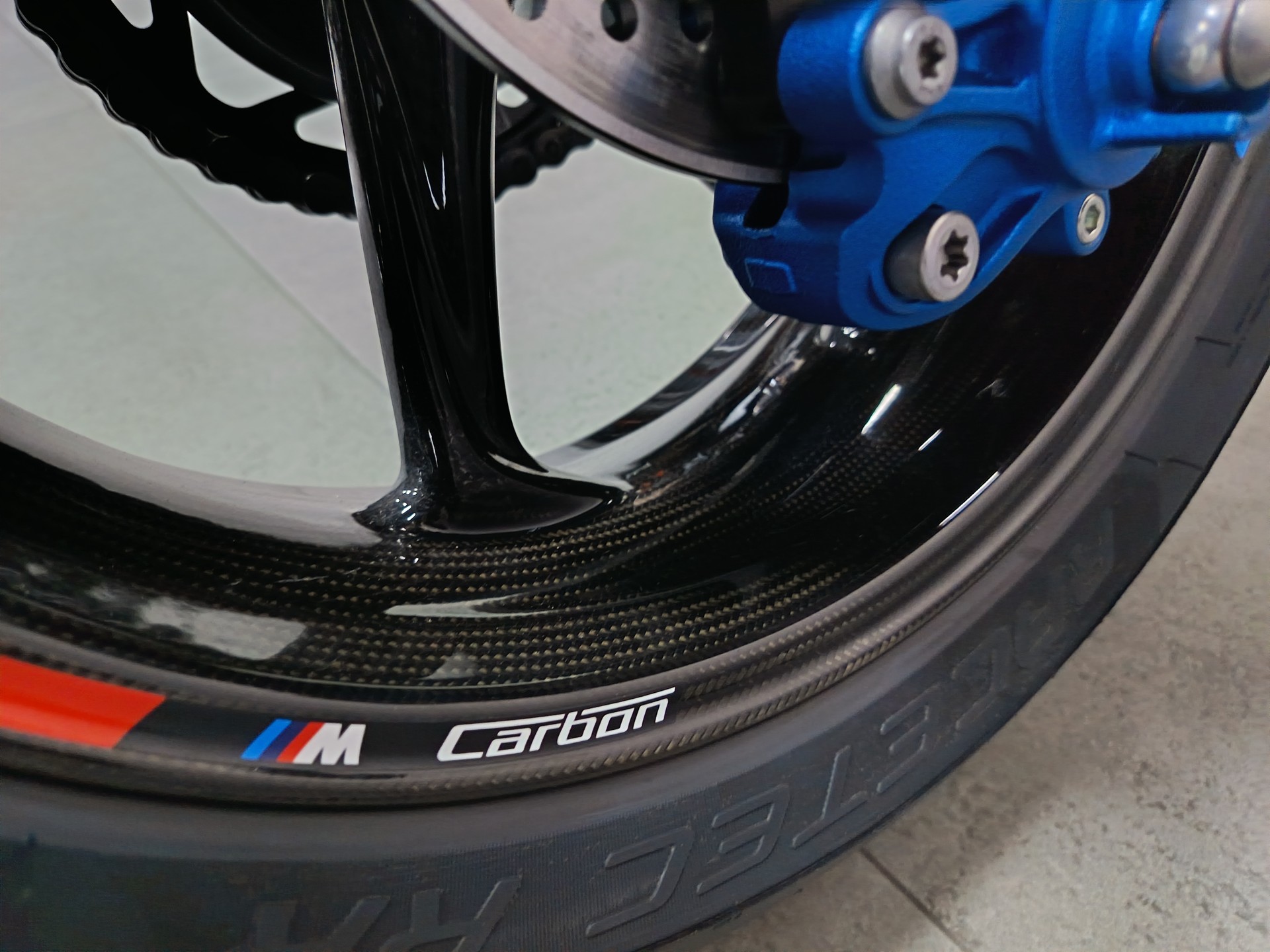 BMW M 1000 RR *** Leasing 3.9% ***-image-15