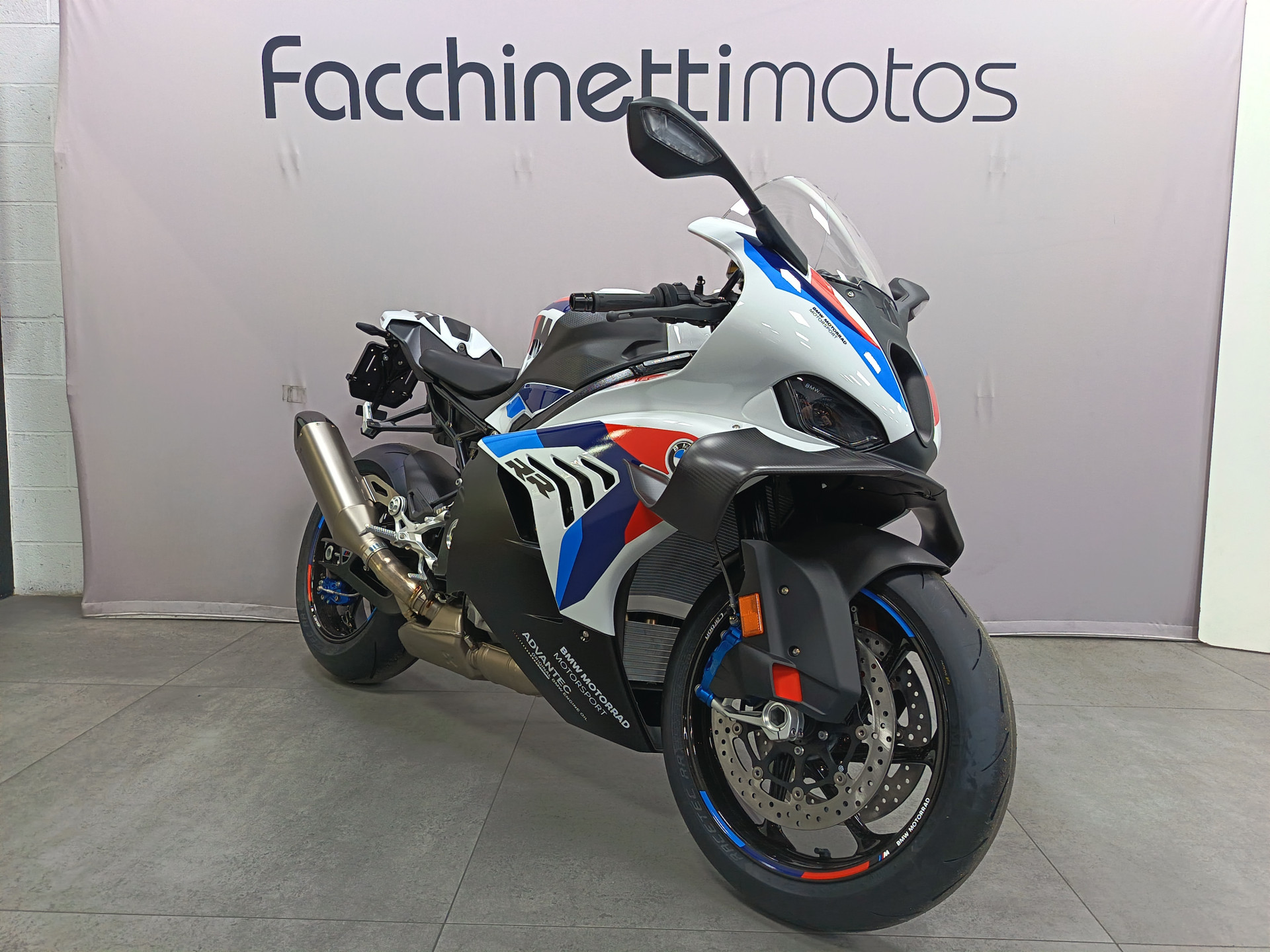 BMW M 1000 RR *** Leasing 3.9% ***-image-1