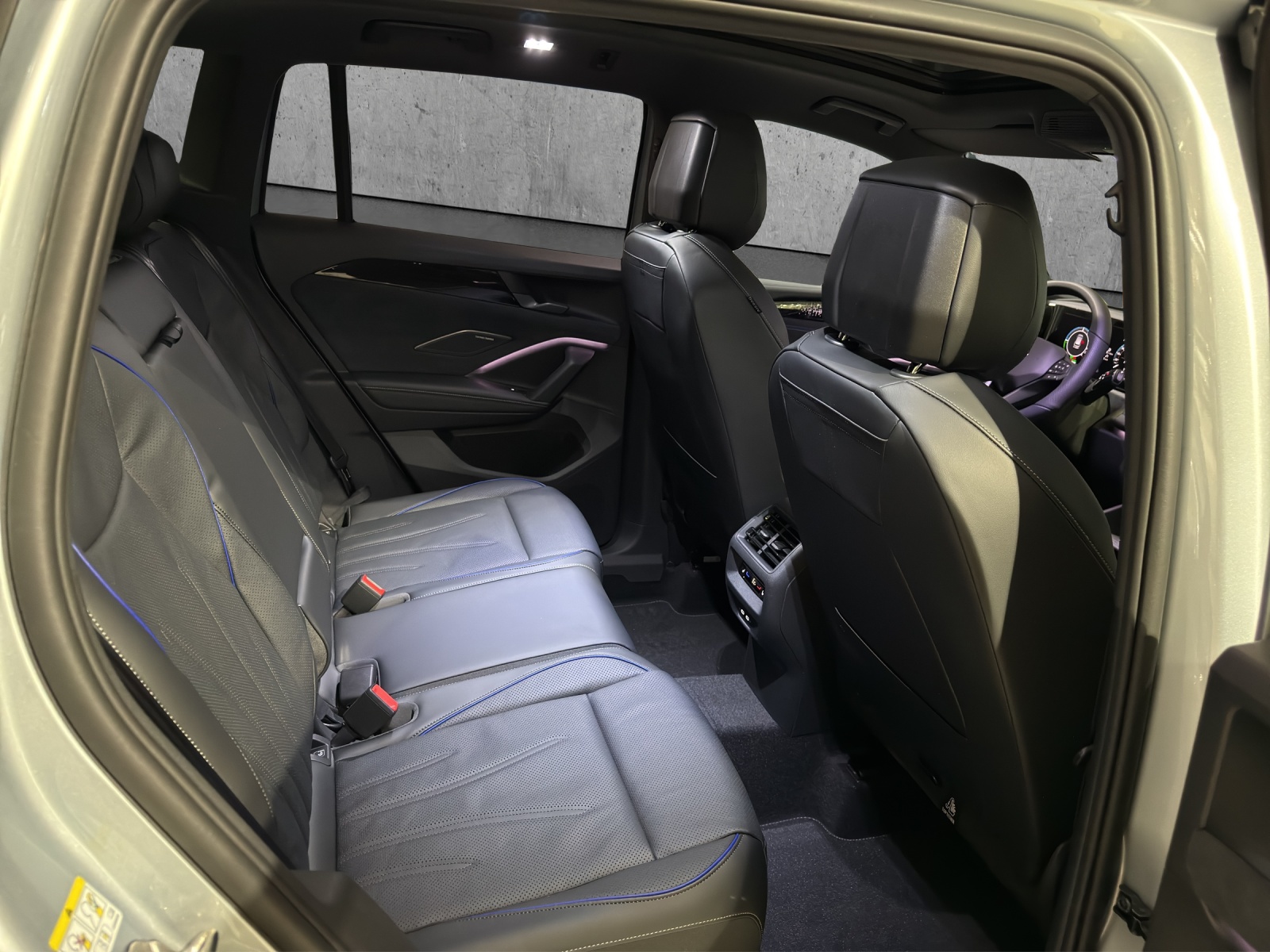 VW Tiguan 1.5 TSI evo2 eHybrid R-Line DSG-image-12